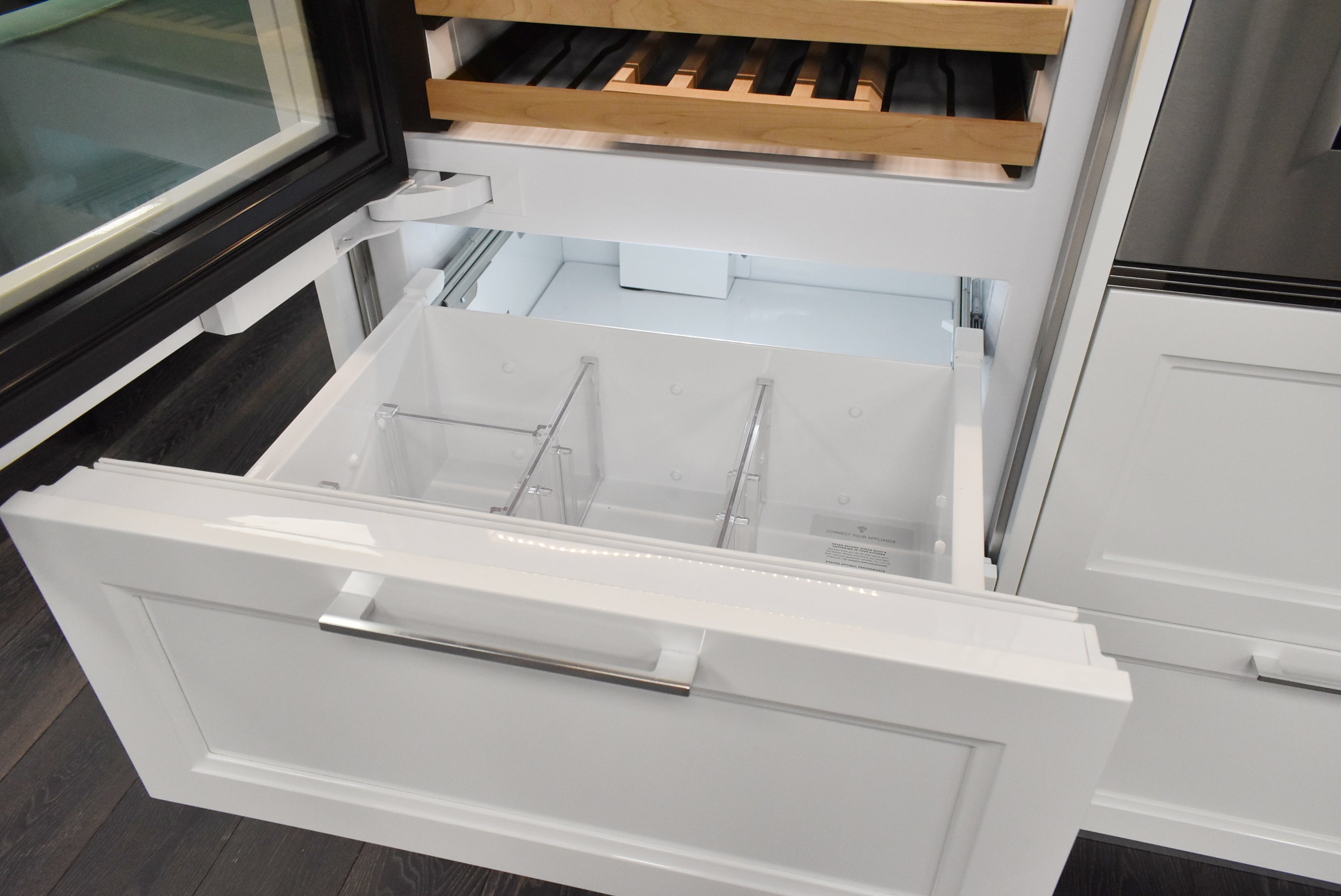 Composit Marilyn Glossy White Modern Showroom Display Kitchen