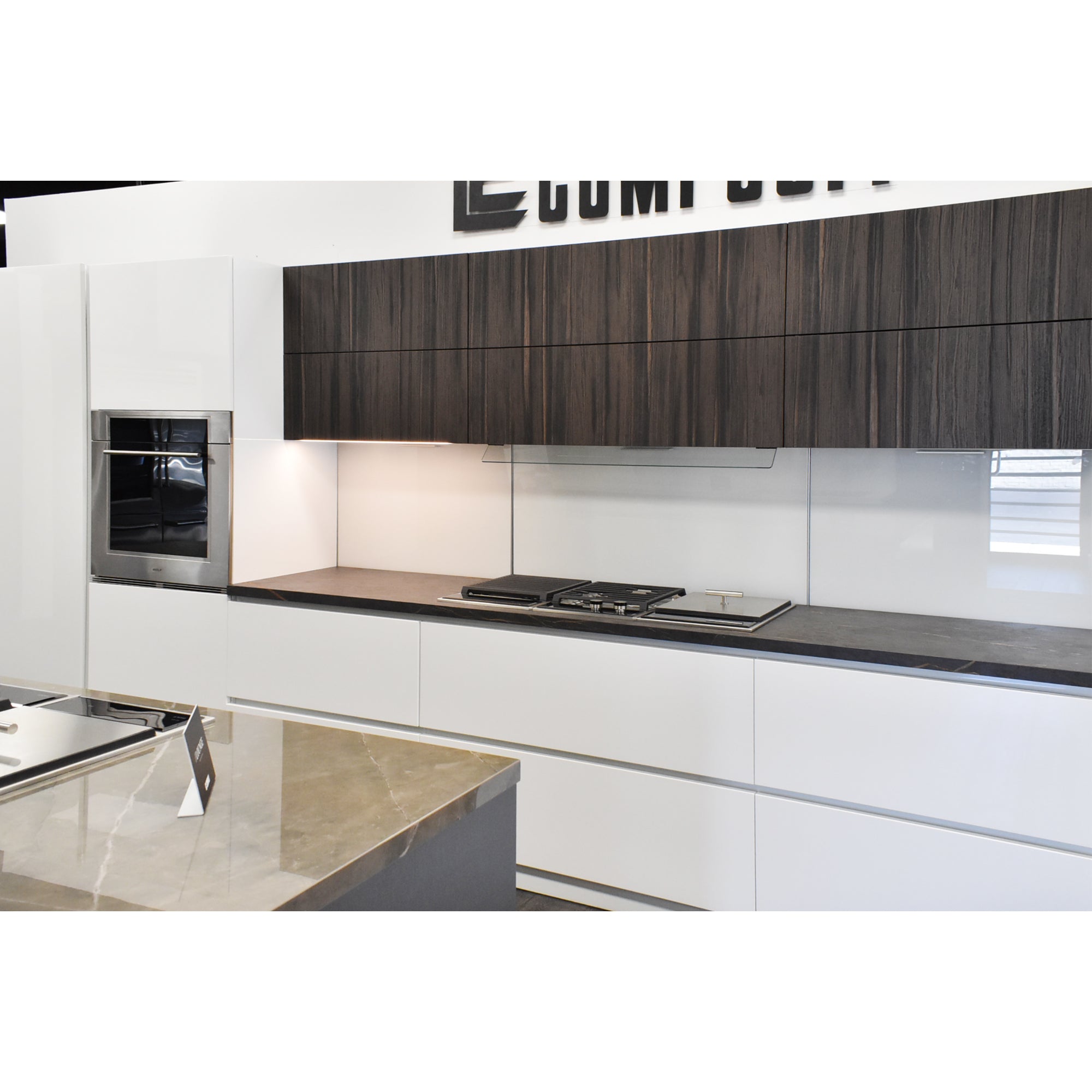 Composit Linea White Modern Showroom Display Kitchen