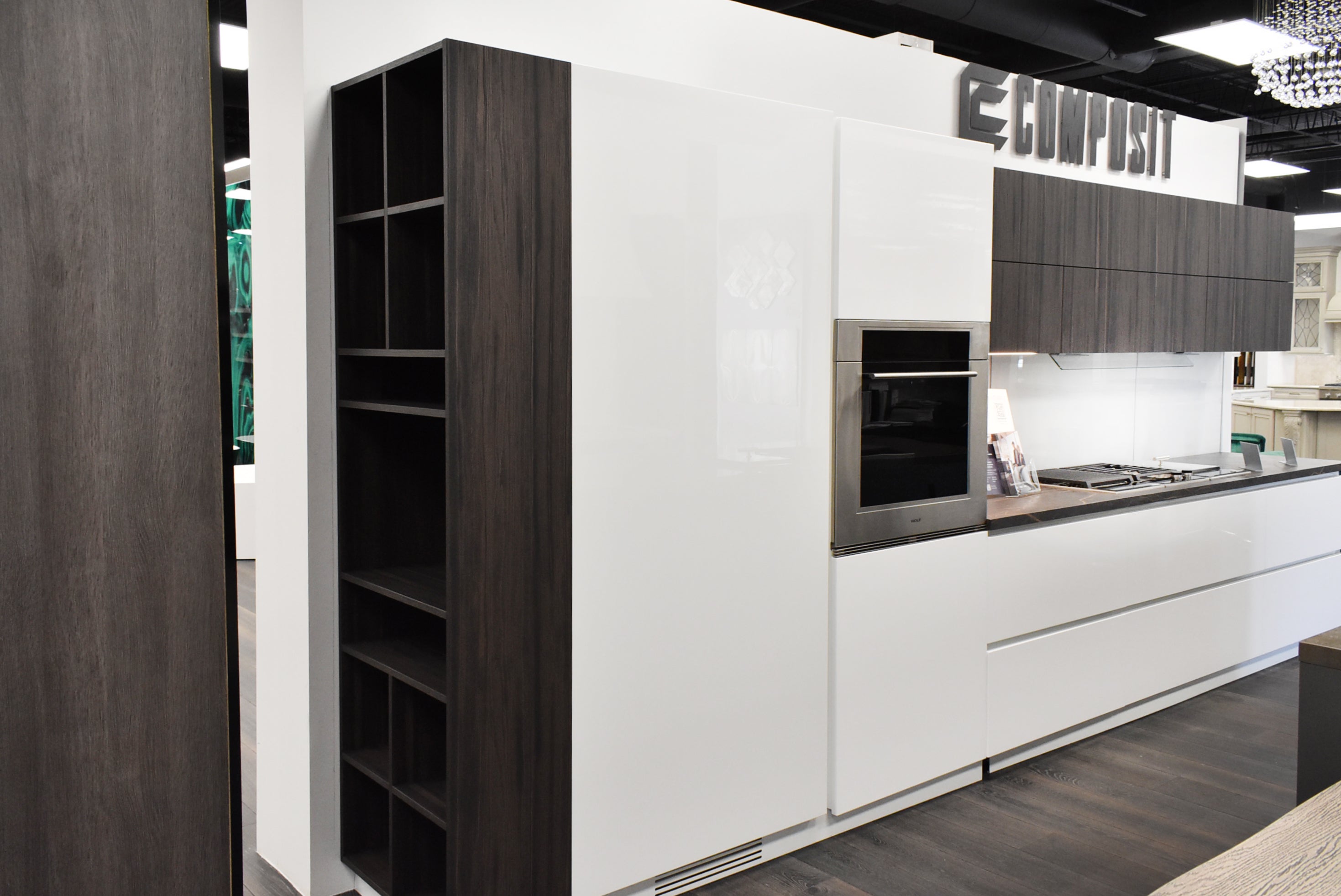 Composit Linea White Modern Showroom Display Kitchen