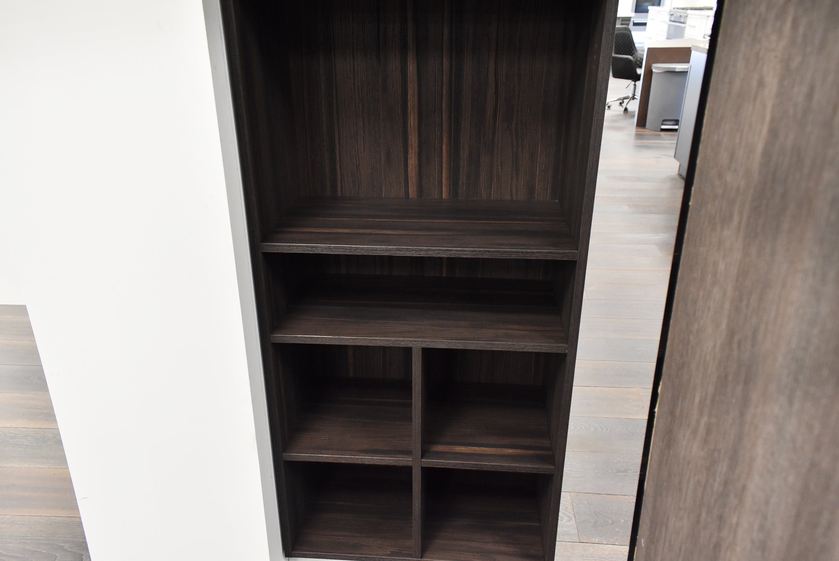 Composit Linea White Modern Showroom Display Kitchen