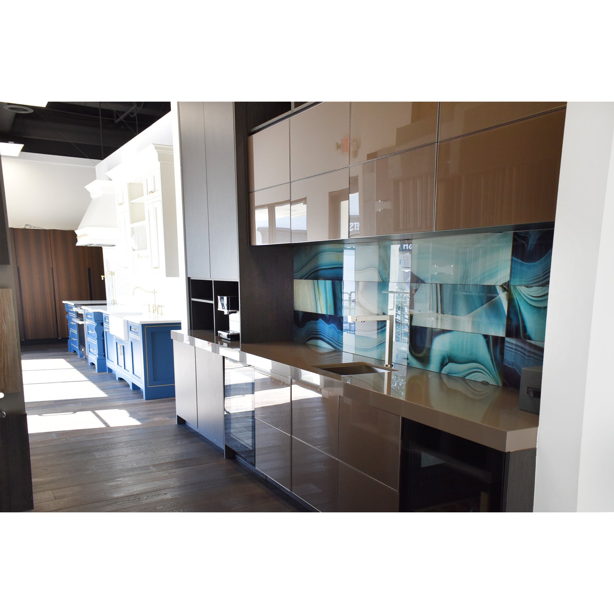 Composit Linea Touch Mocha Modern Showroom Display Kitchen