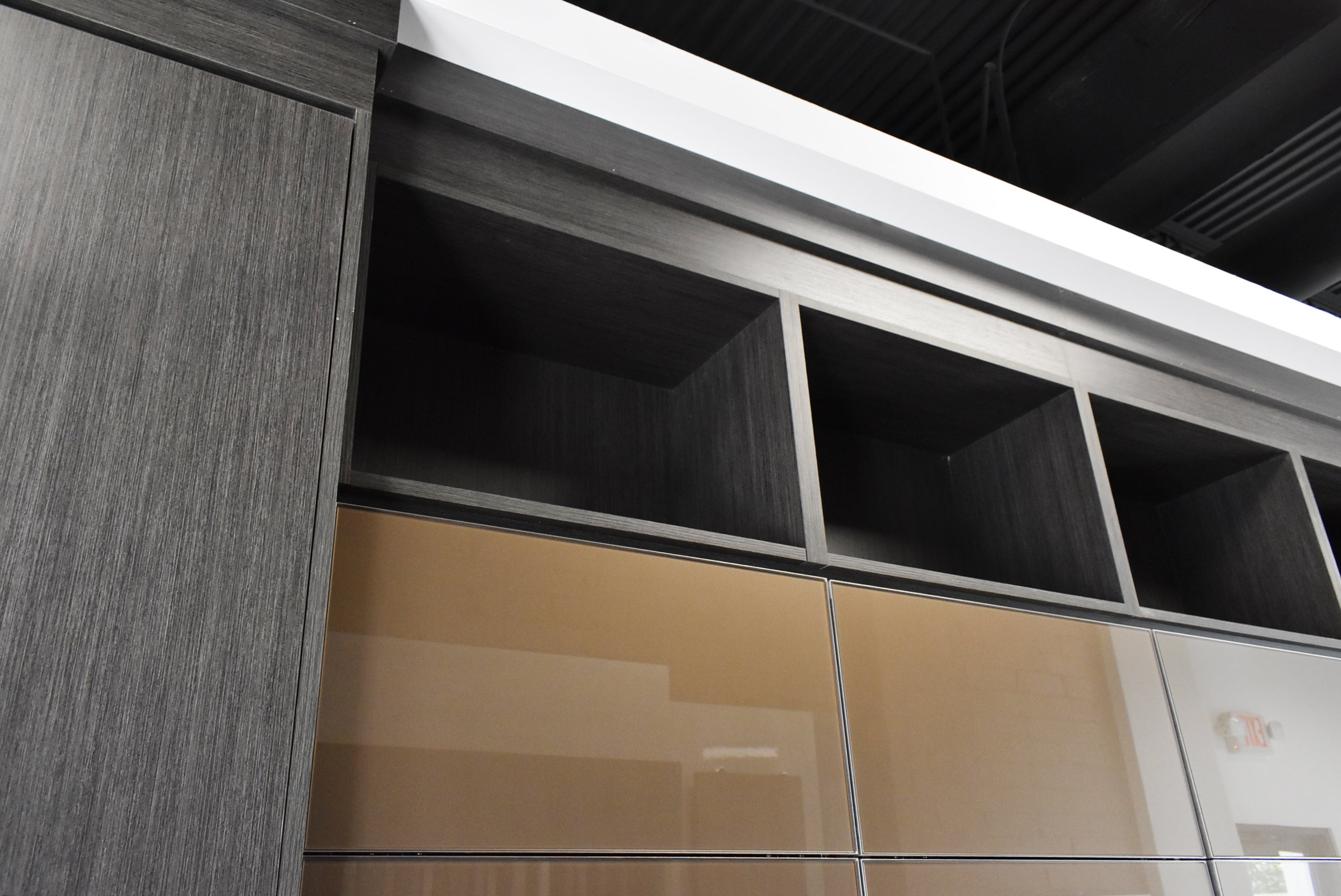 Composit Linea Touch Mocha Modern Showroom Display Kitchen