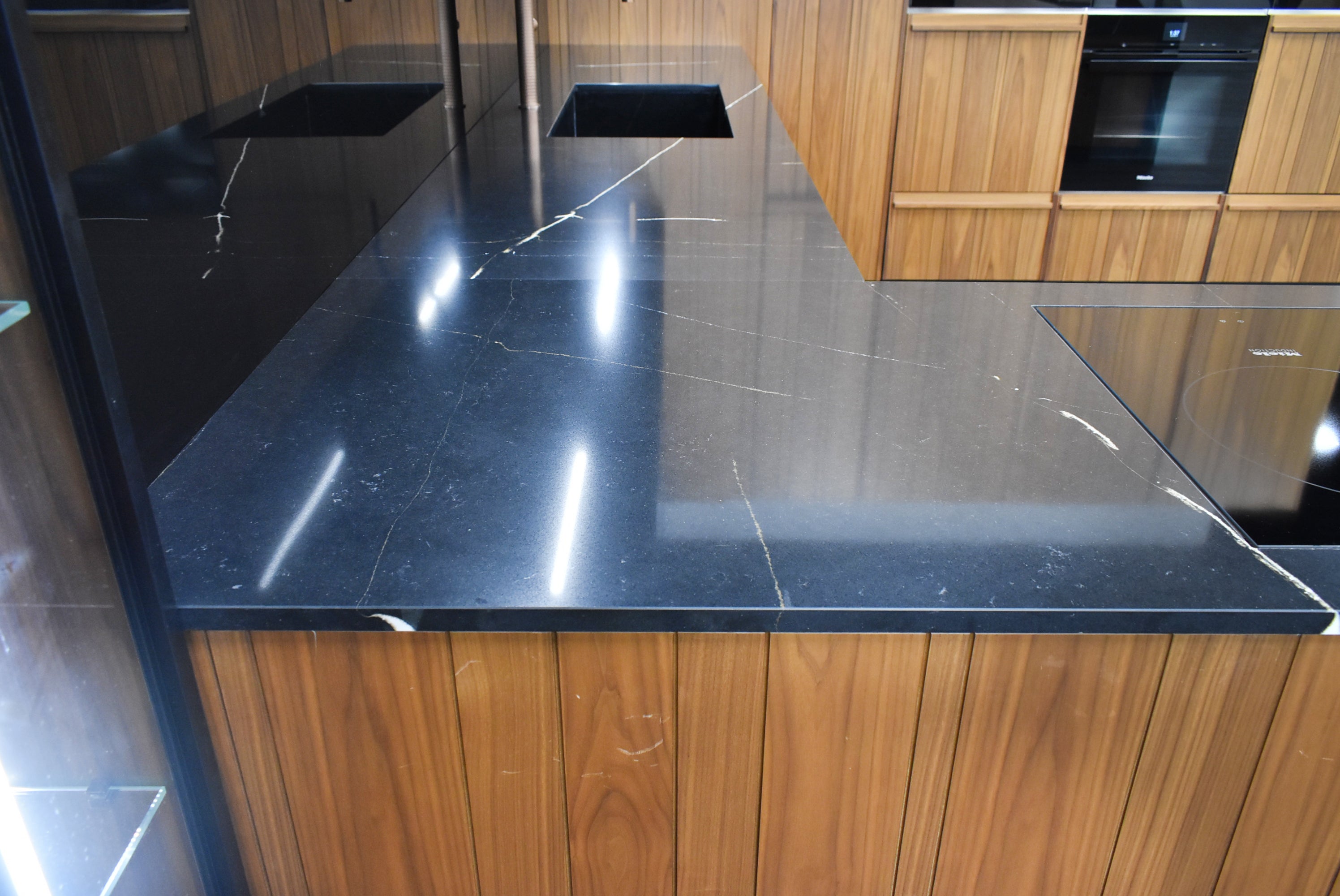 Composit Lounge Oak Transitional Showroom Display Kitchen