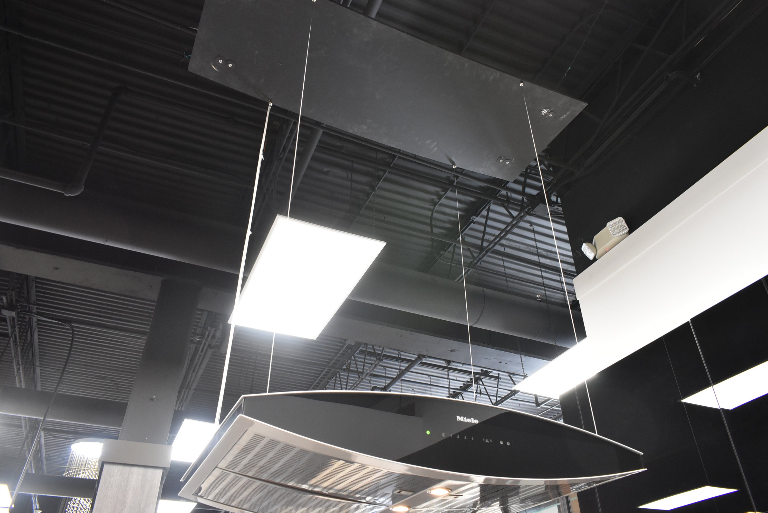 Composit Lounge Oak Transitional Showroom Display Kitchen