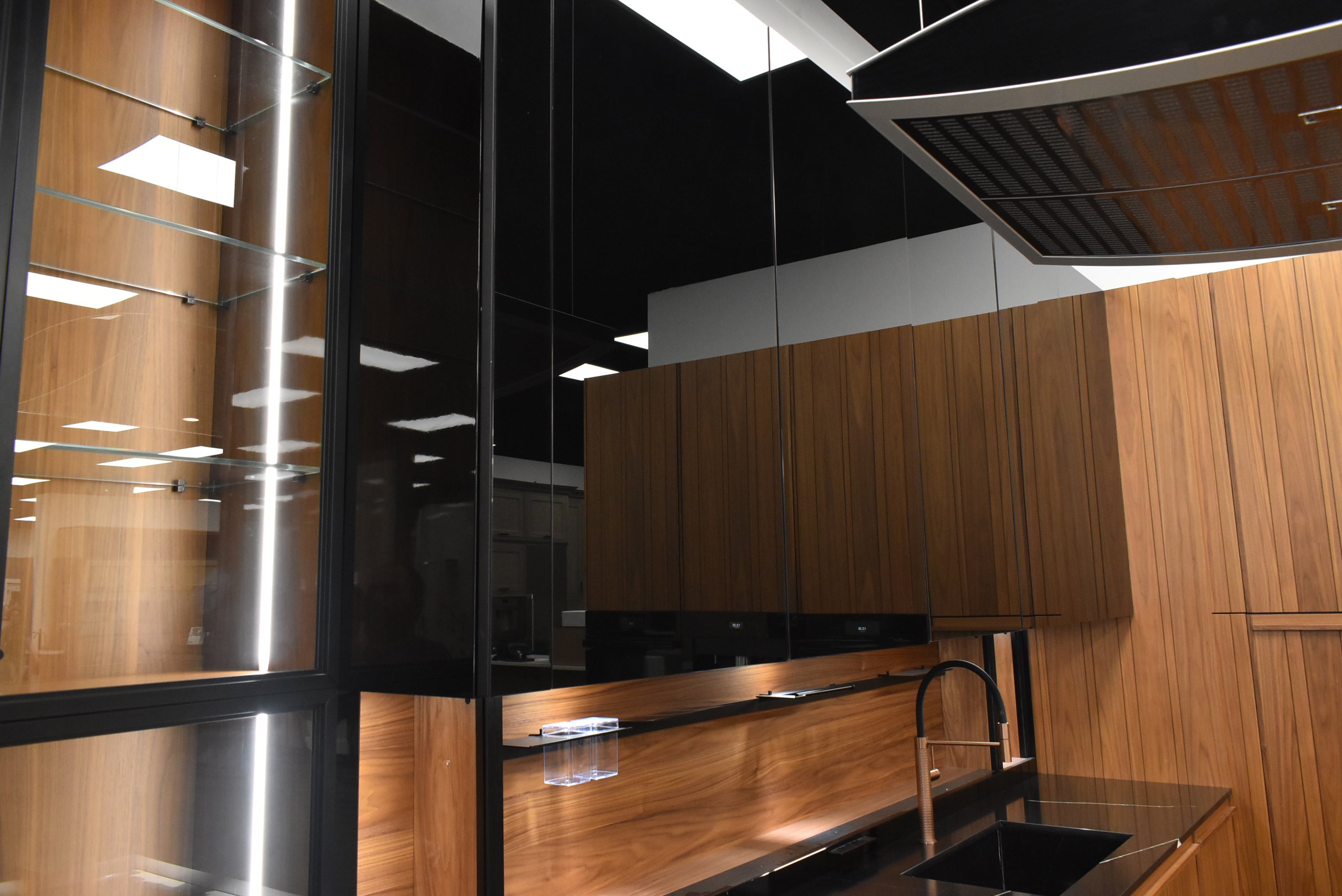 Composit Lounge Oak Transitional Showroom Display Kitchen