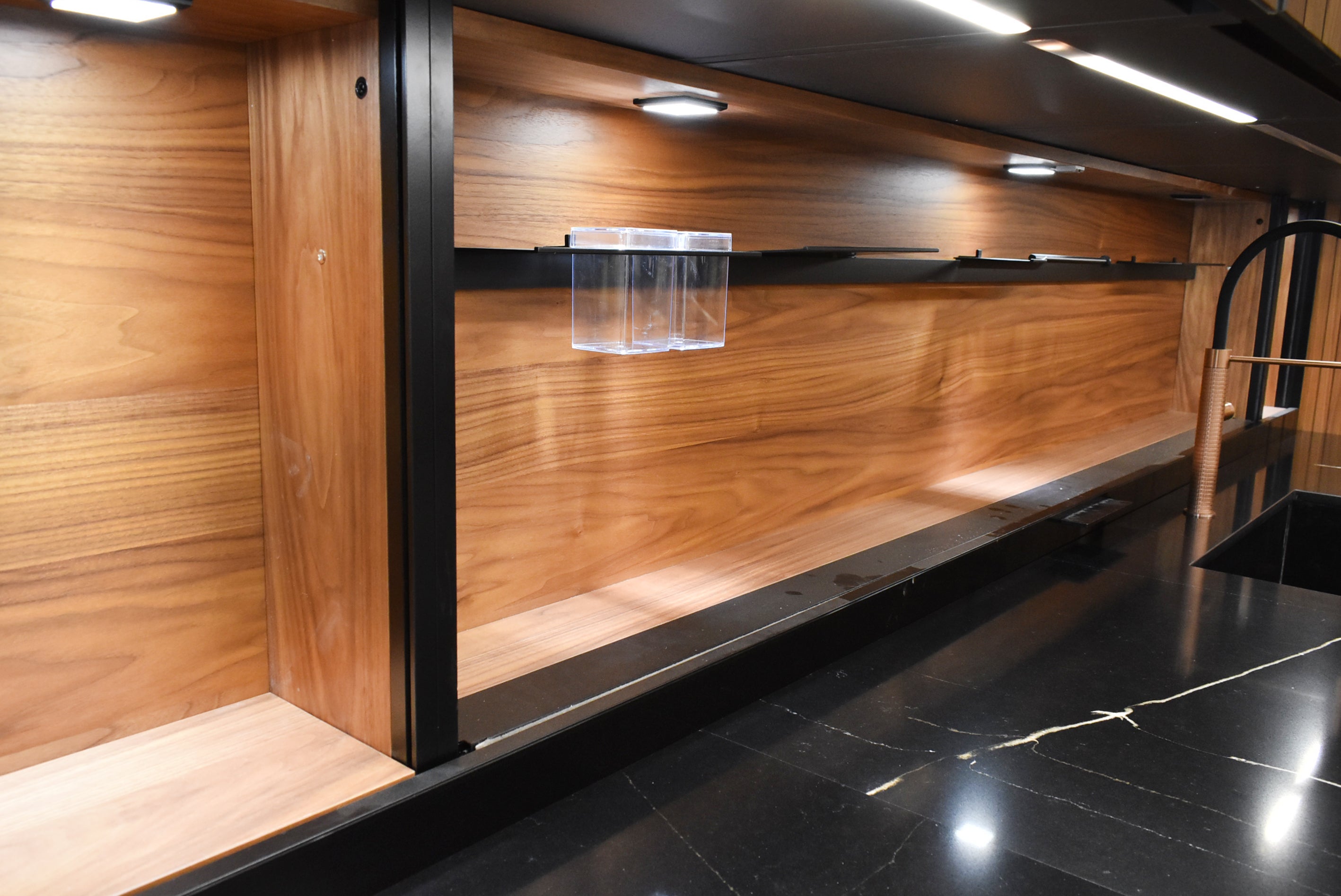 Composit Lounge Oak Transitional Showroom Display Kitchen