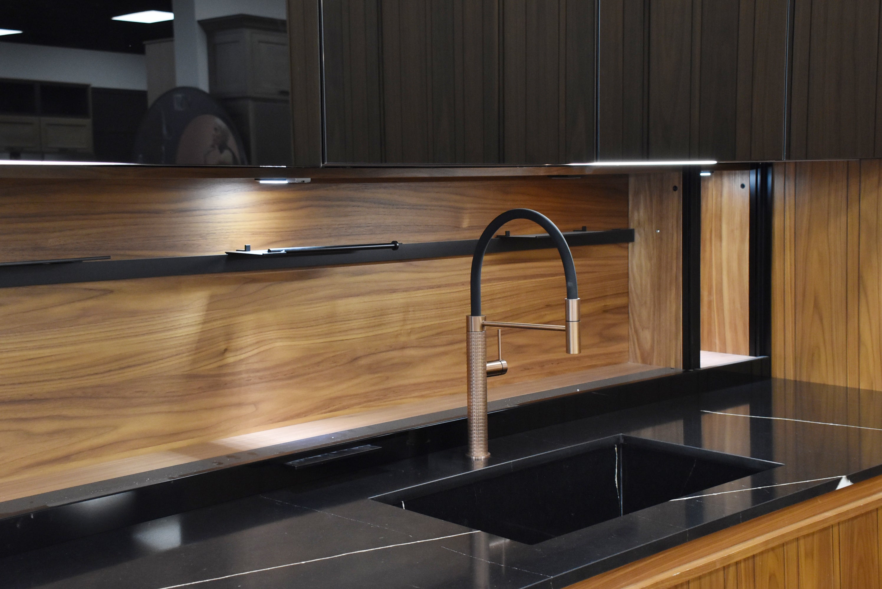 Composit Lounge Oak Transitional Showroom Display Kitchen