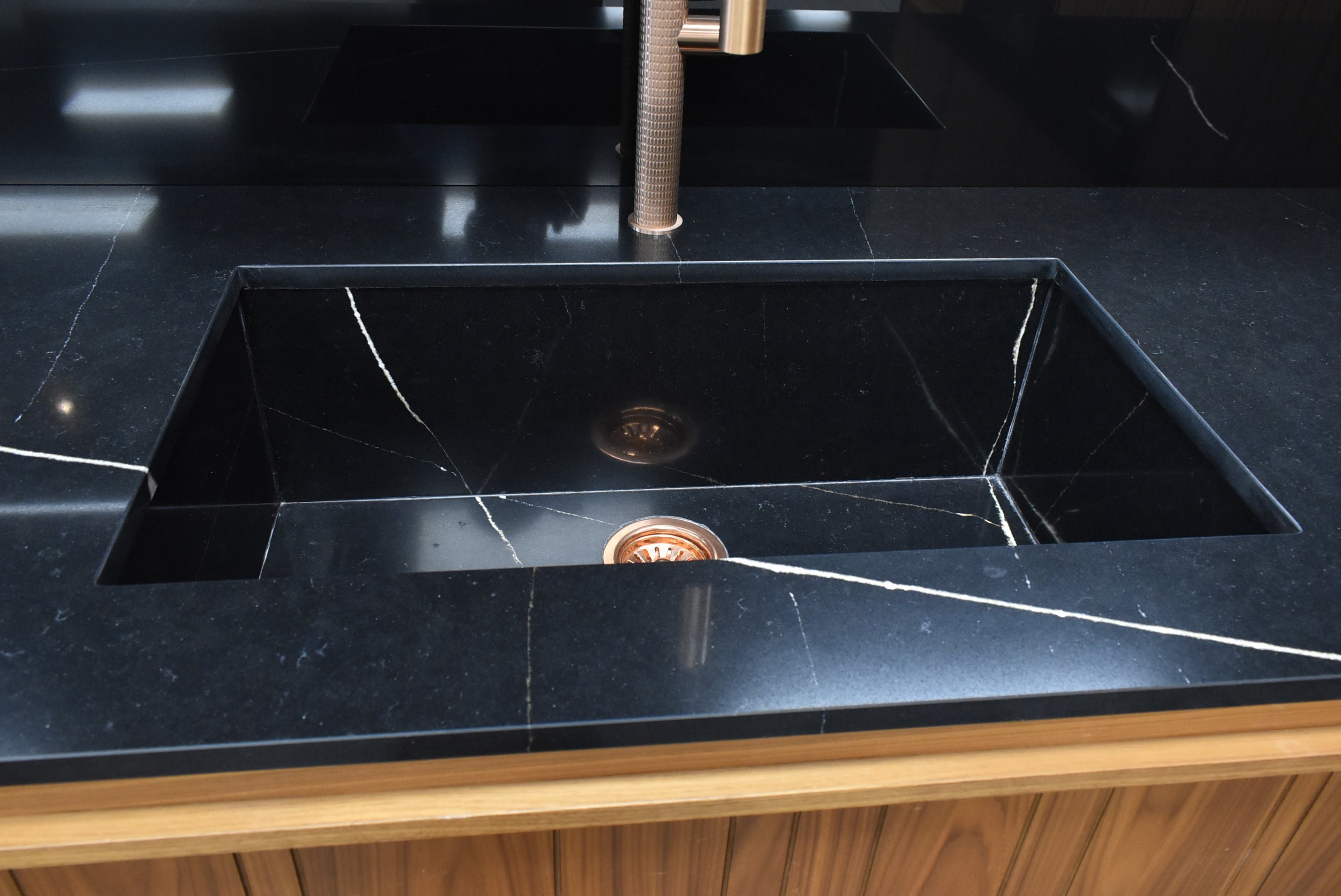 Composit Lounge Oak Transitional Showroom Display Kitchen