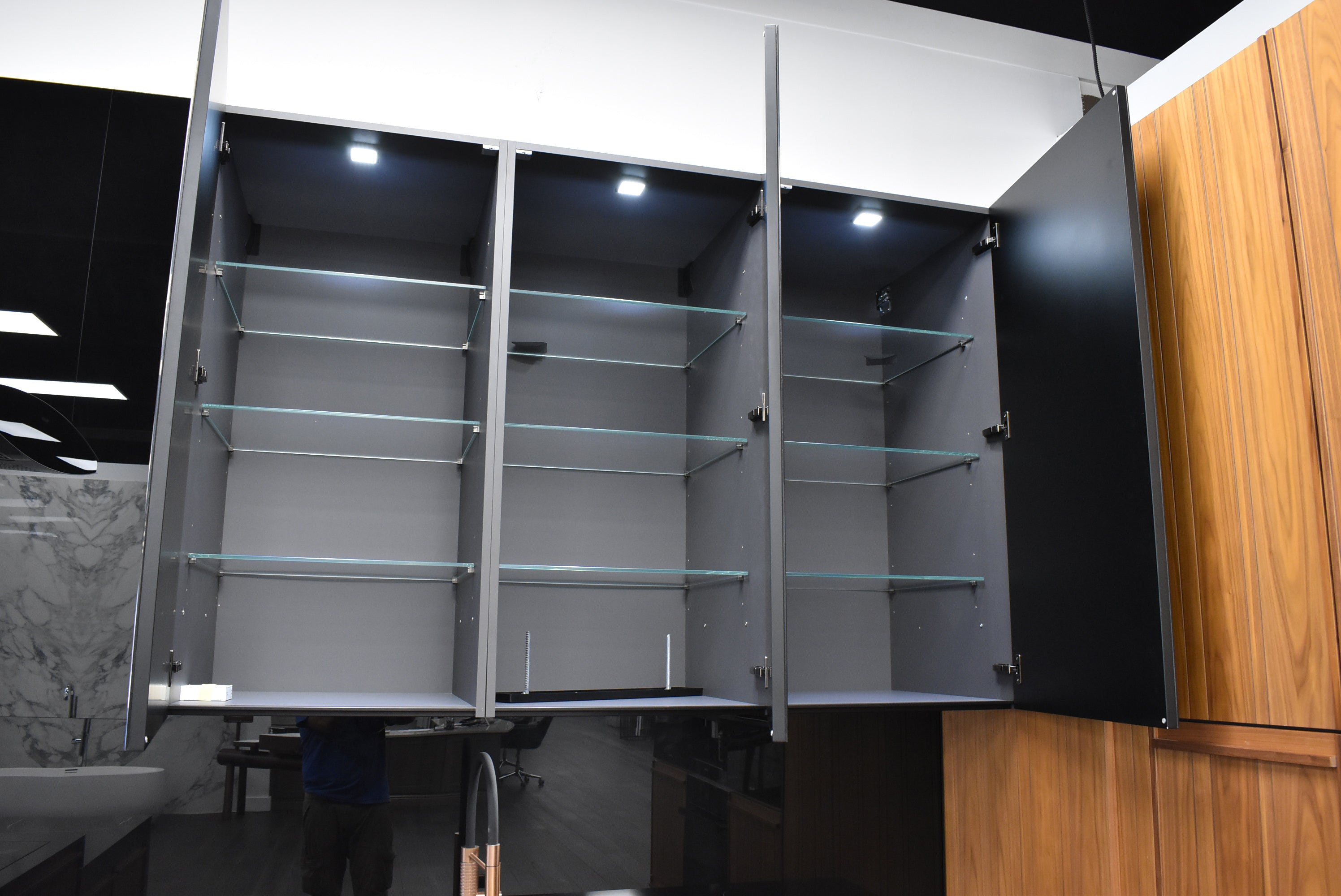 Composit Lounge Oak Transitional Showroom Display Kitchen