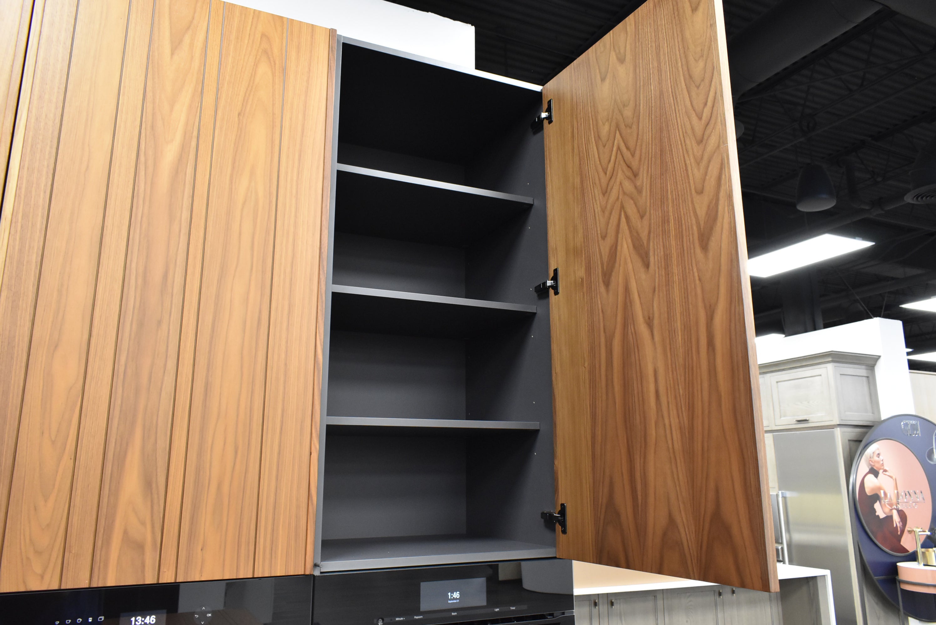 Composit Lounge Oak Transitional Showroom Display Kitchen