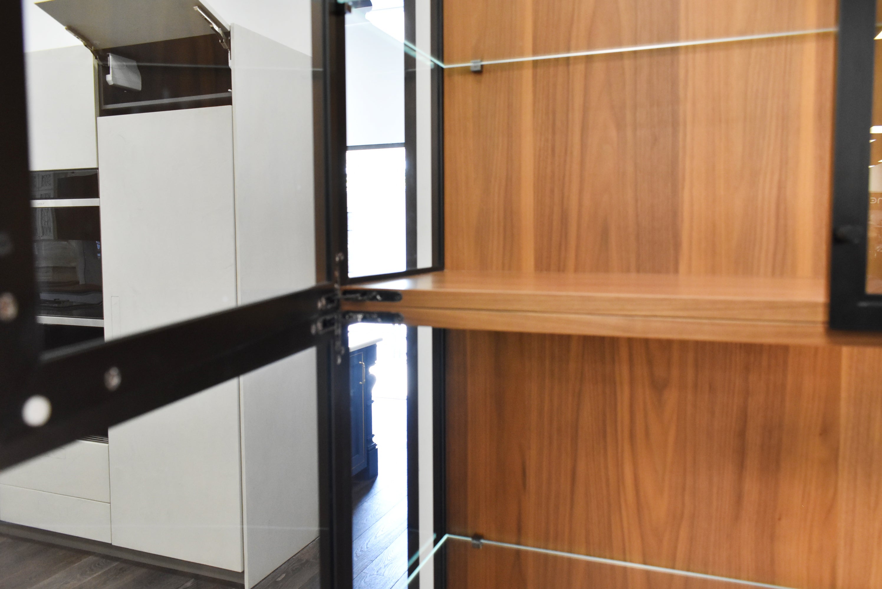 Composit Lounge Oak Transitional Showroom Display Kitchen