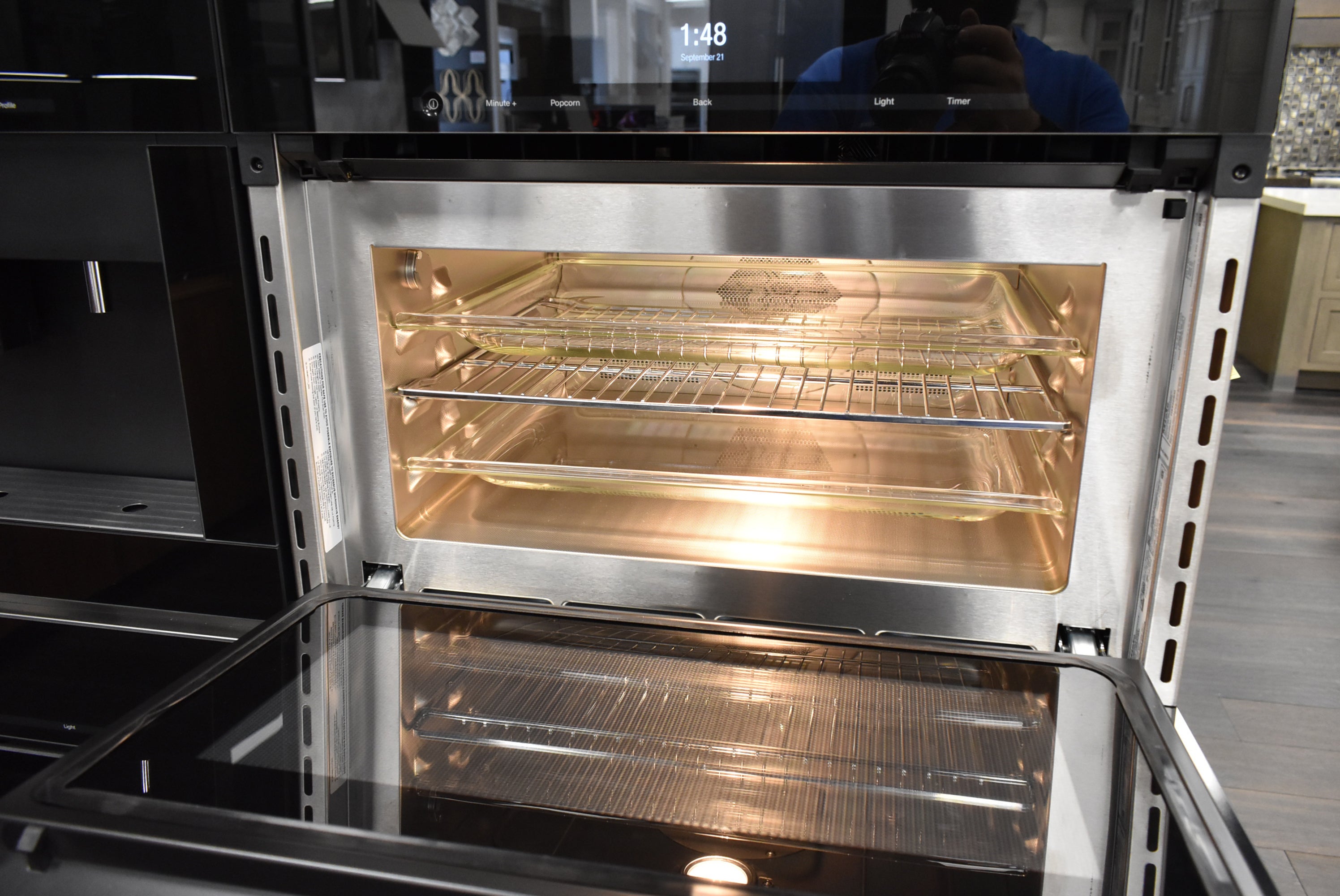 Composit Lounge Oak Transitional Showroom Display Kitchen