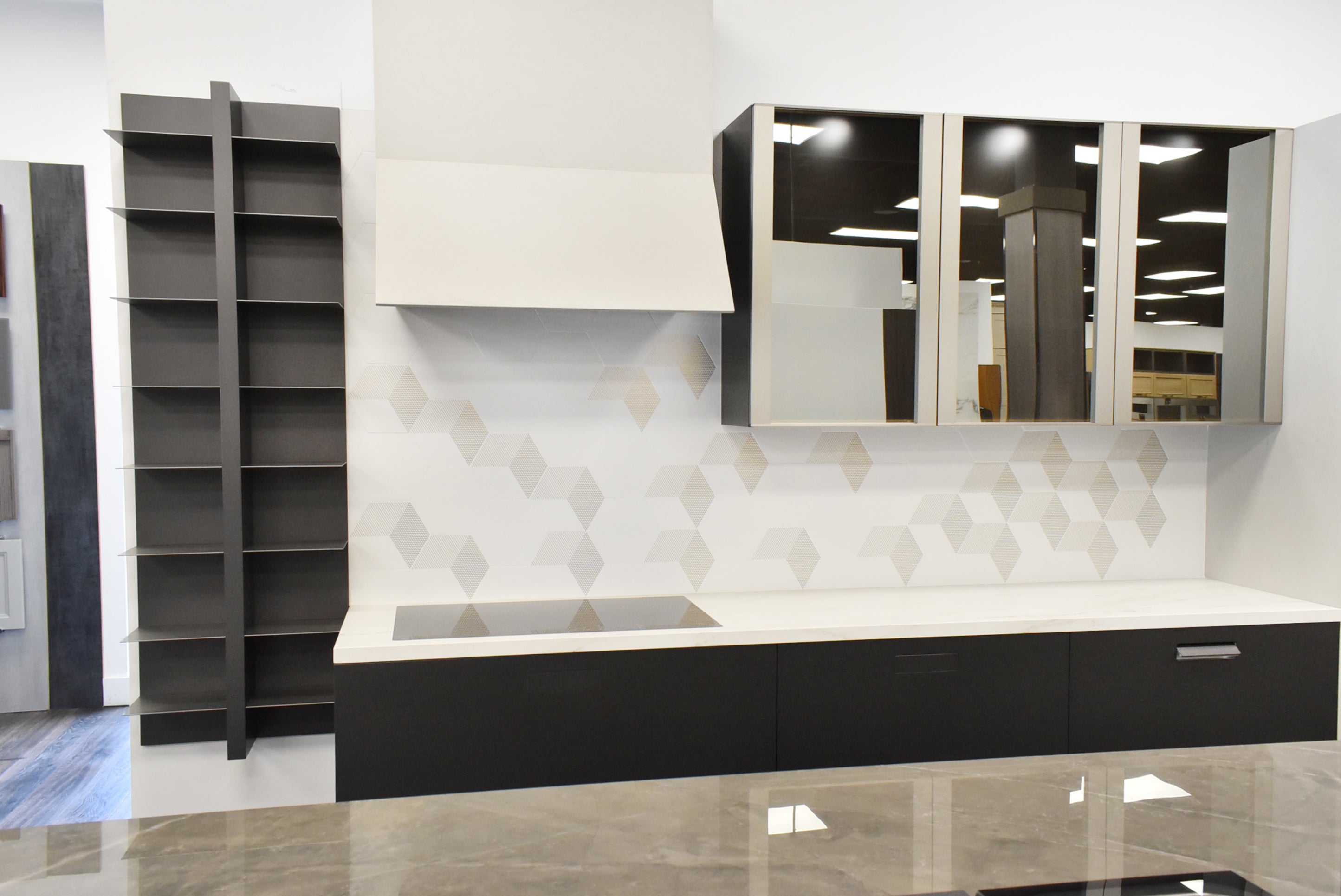 Composit Celine White Modern Showroom Display Kitchen