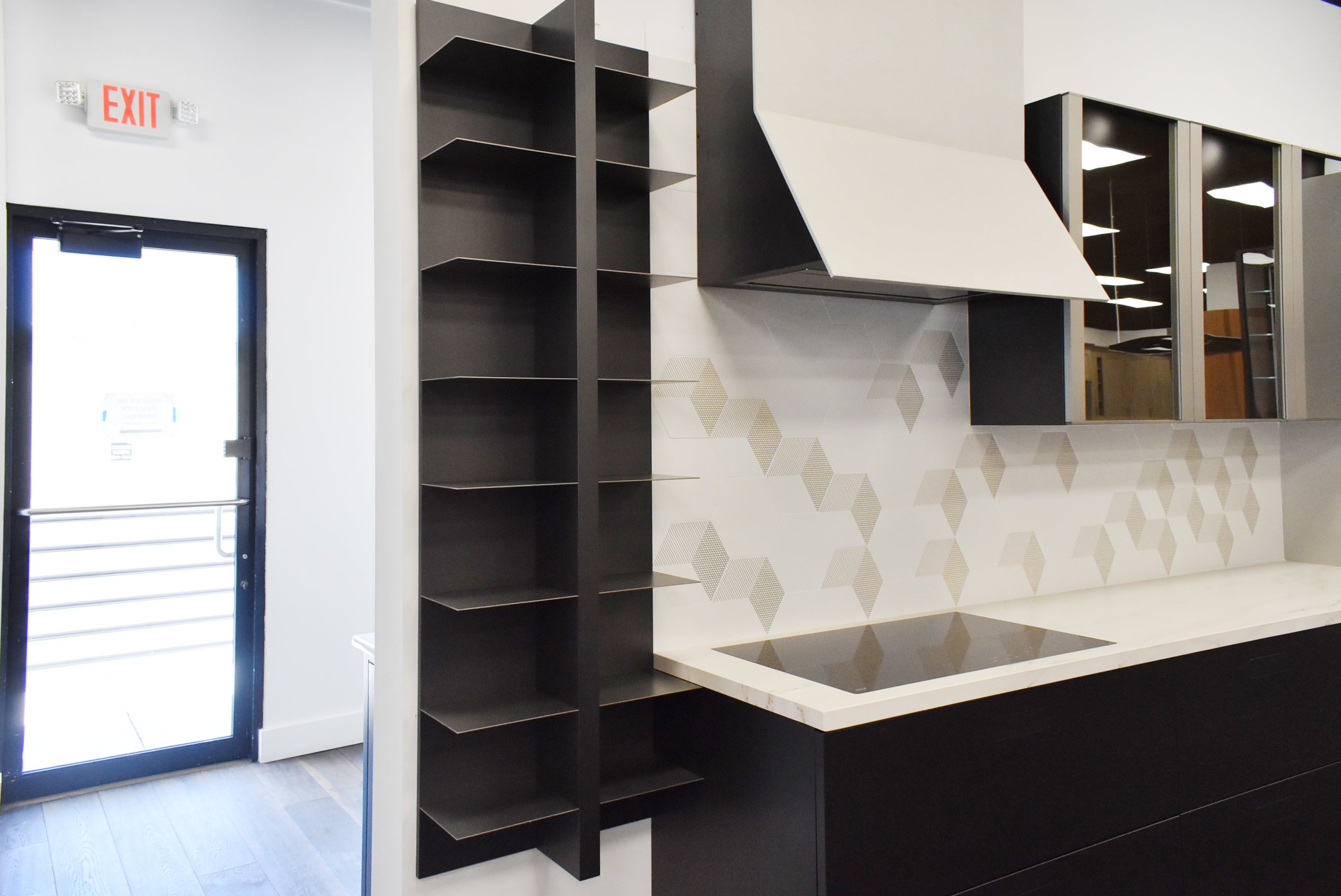 Composit Celine White Modern Showroom Display Kitchen