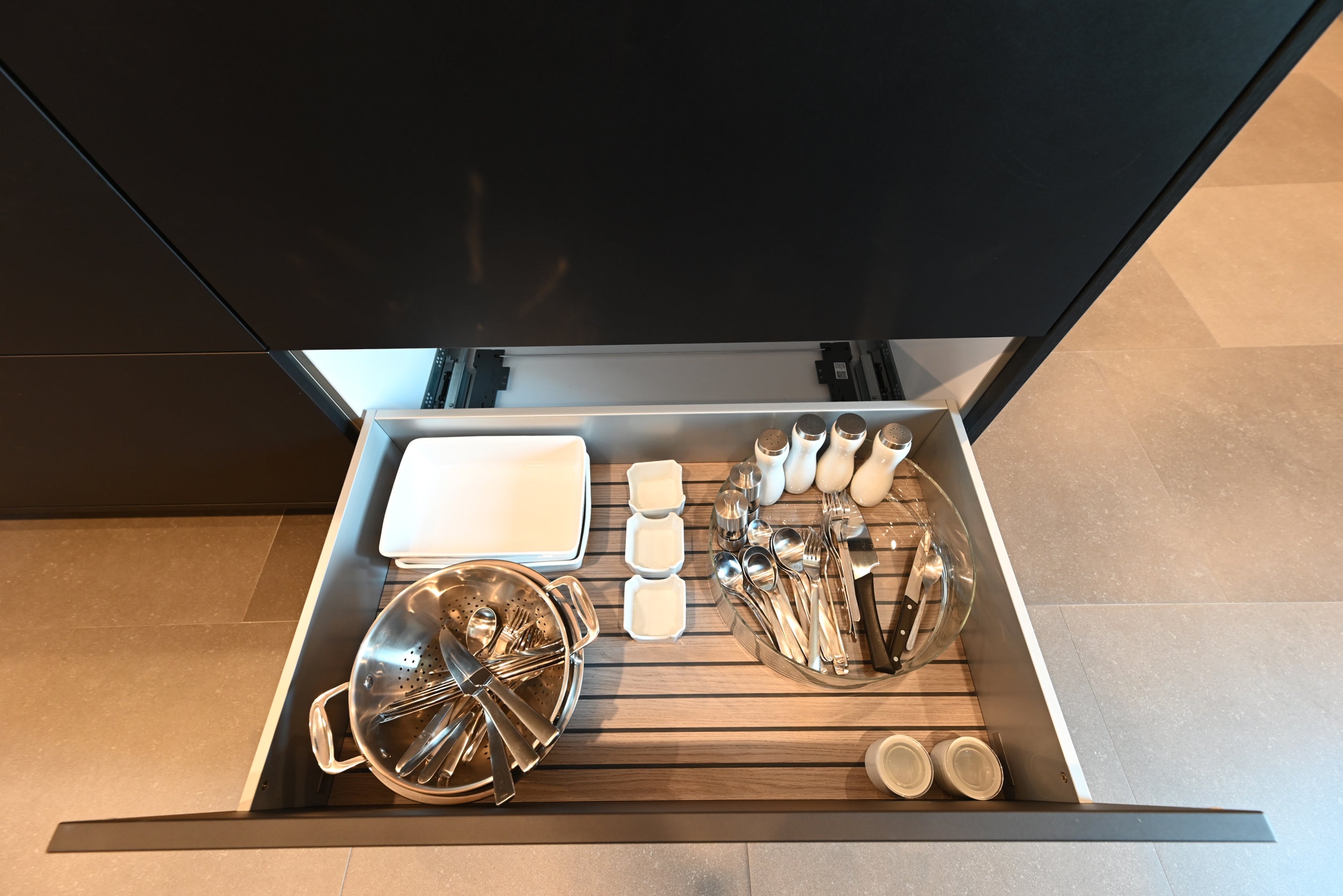 SieMatic Modern Black Kitchen with Island & Miele Appliances