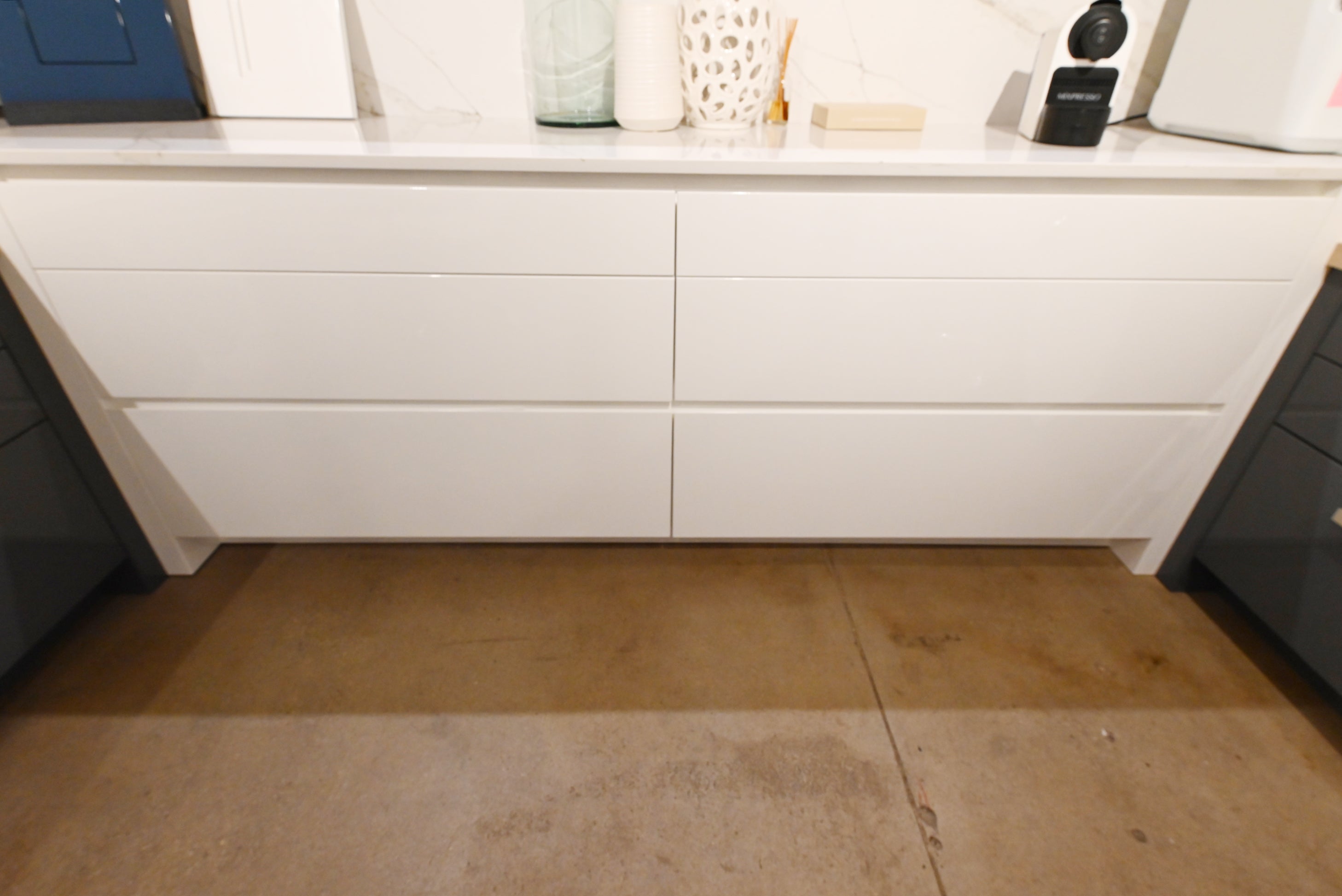 Bakes & Kropp Emerson Modern Showroom Display Desk Area