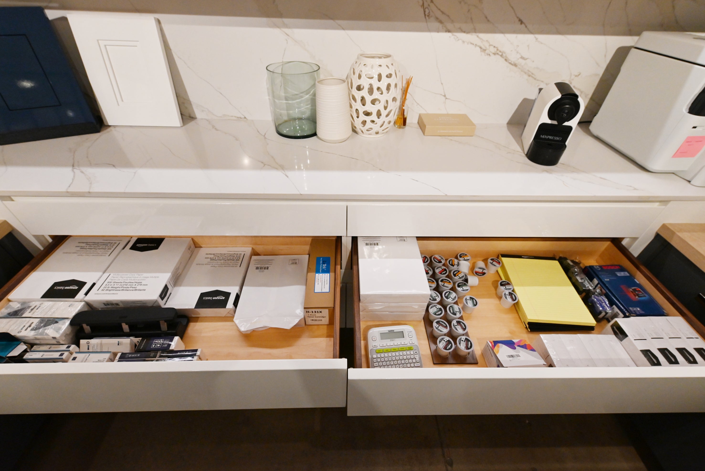 Bakes & Kropp Emerson Modern Showroom Display Desk Area