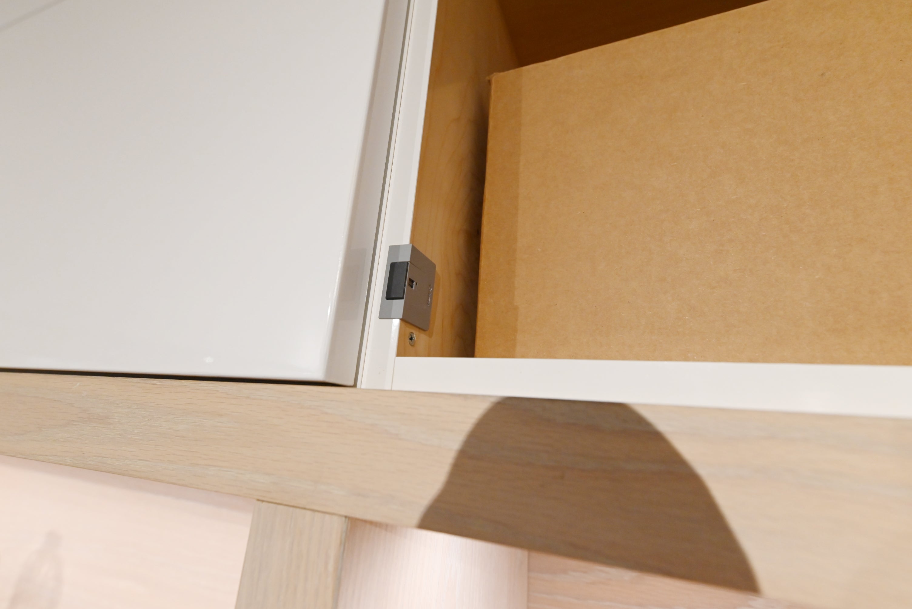 Bakes & Kropp Emerson Modern Showroom Display Desk Area