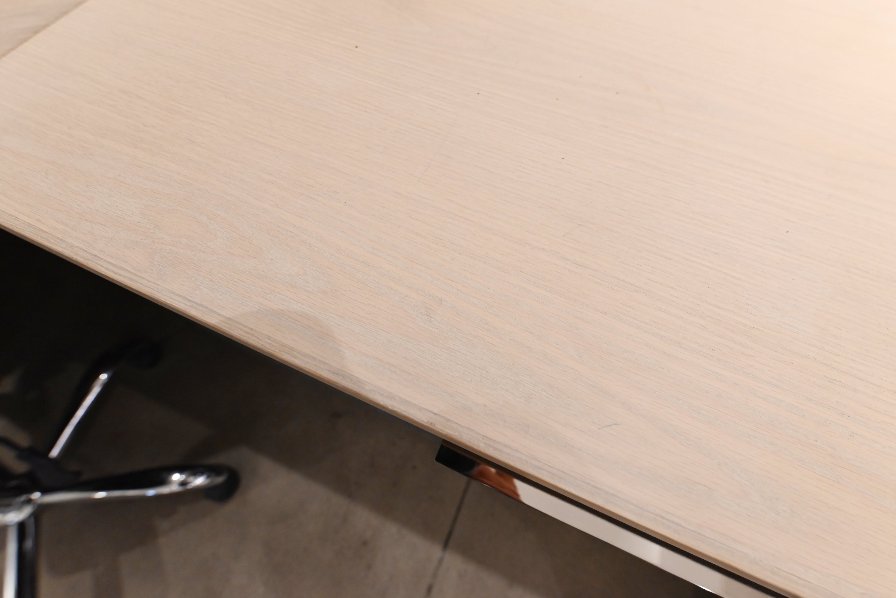 Bakes & Kropp Emerson Modern Showroom Display Desk Area