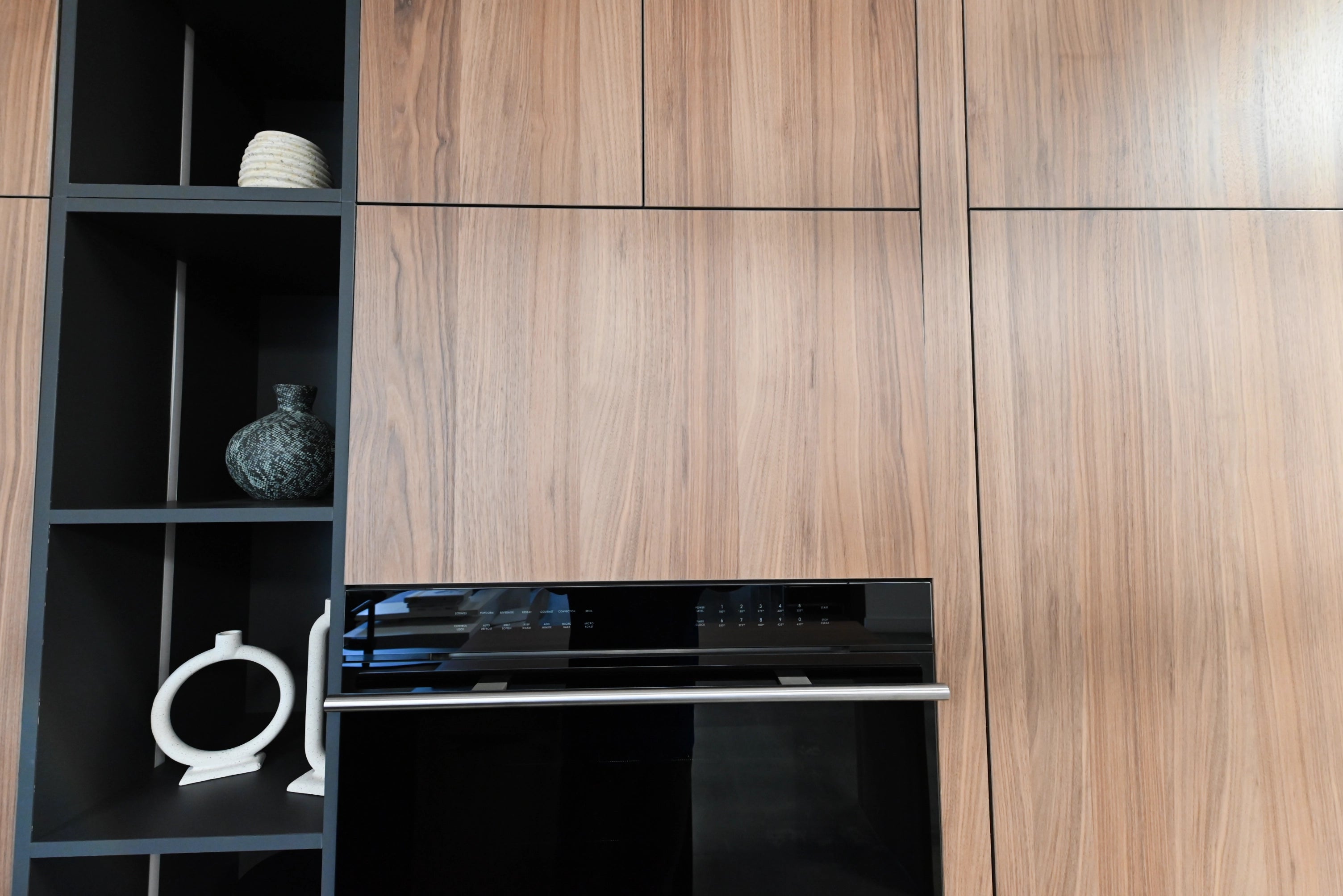 Lusso Eco-Friendly Natural Wood Modern Showroom Display Kitchen