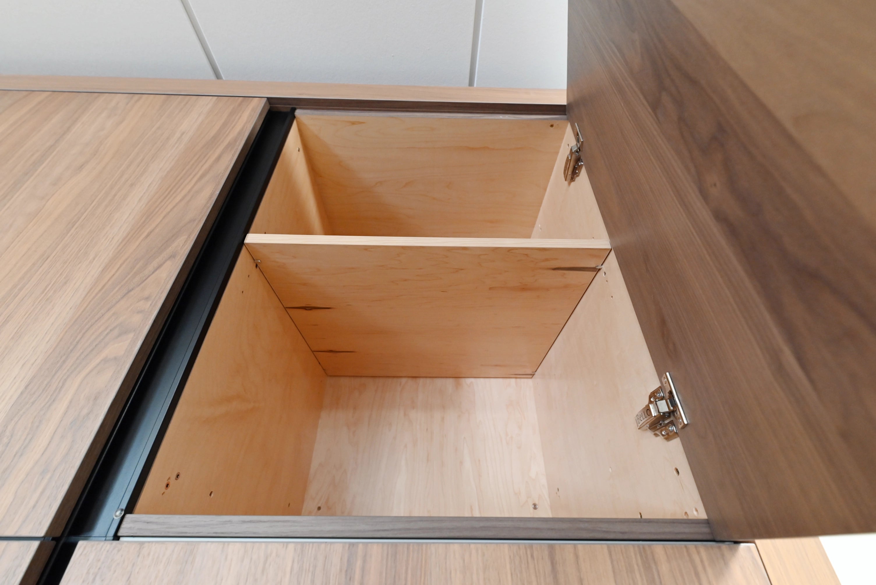 Lusso Eco-Friendly Natural Wood Modern Showroom Display Kitchen