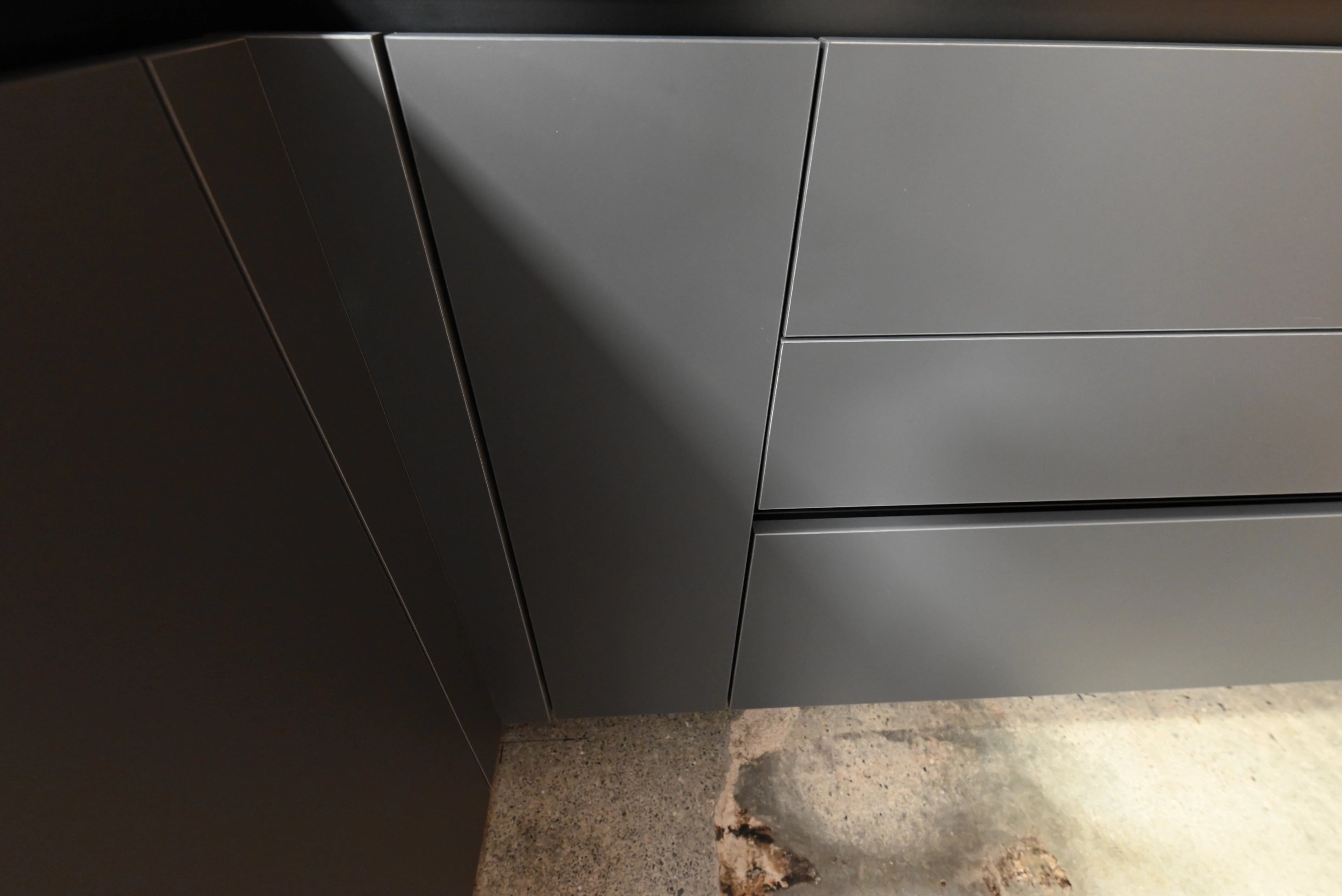 Lusso Eco-Friendly Natural Wood Modern Showroom Display Kitchen