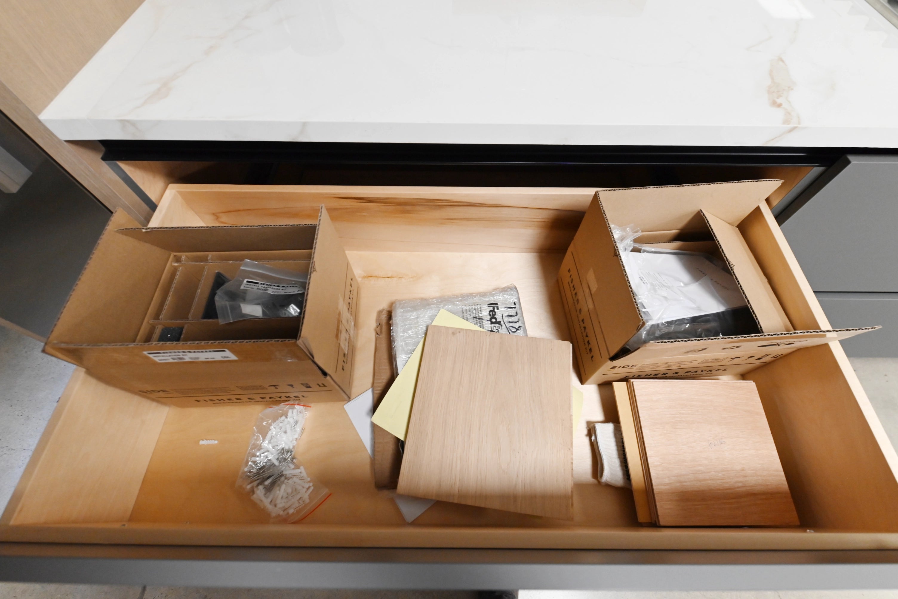 Lusso Bio-Space Glass & Wood Modern Showroom Display Kitchen