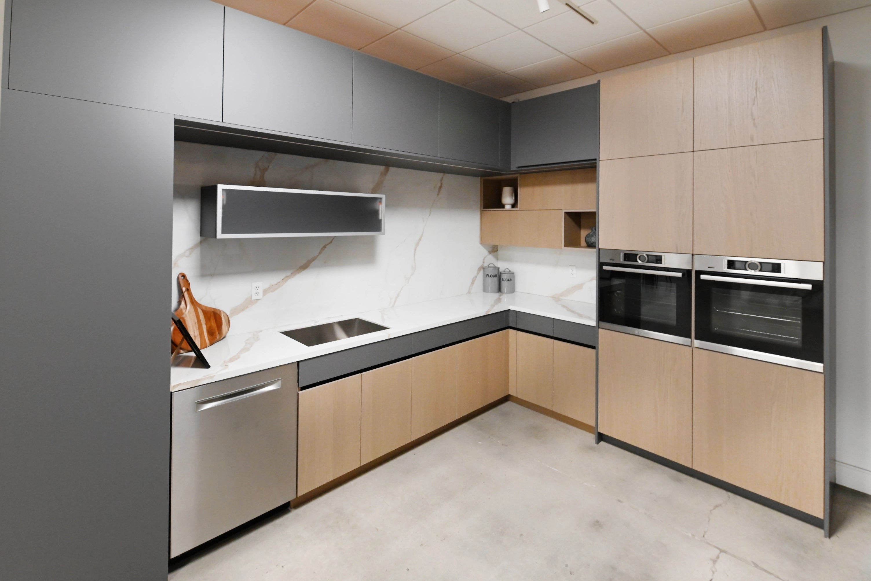 Lusso Bio-Space Glass & Wood Modern Showroom Display Kitchen