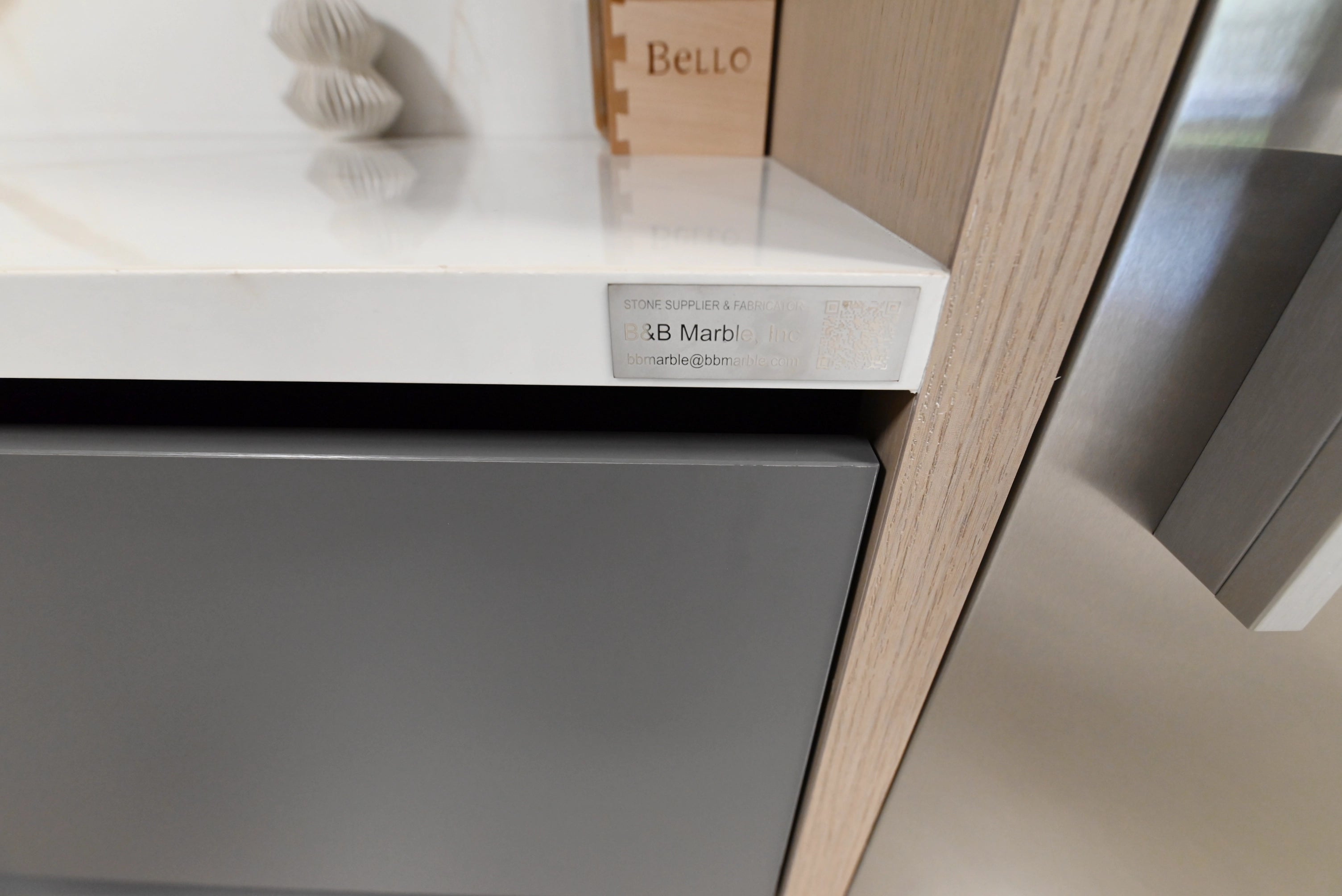 Lusso Bio-Space Glass & Wood Modern Showroom Display Kitchen