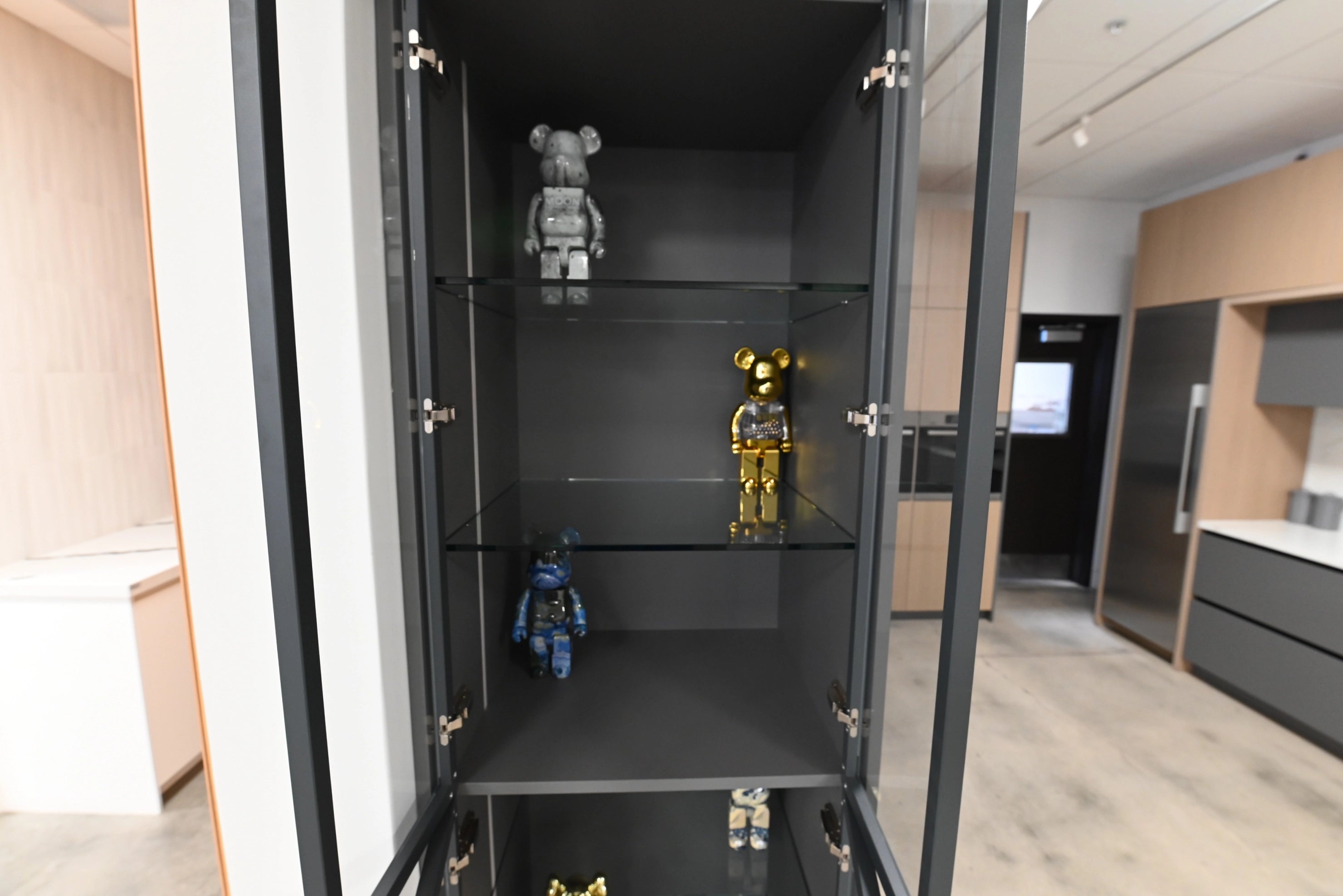 Lusso Bio-Space Glass & Wood Modern Showroom Display Kitchen