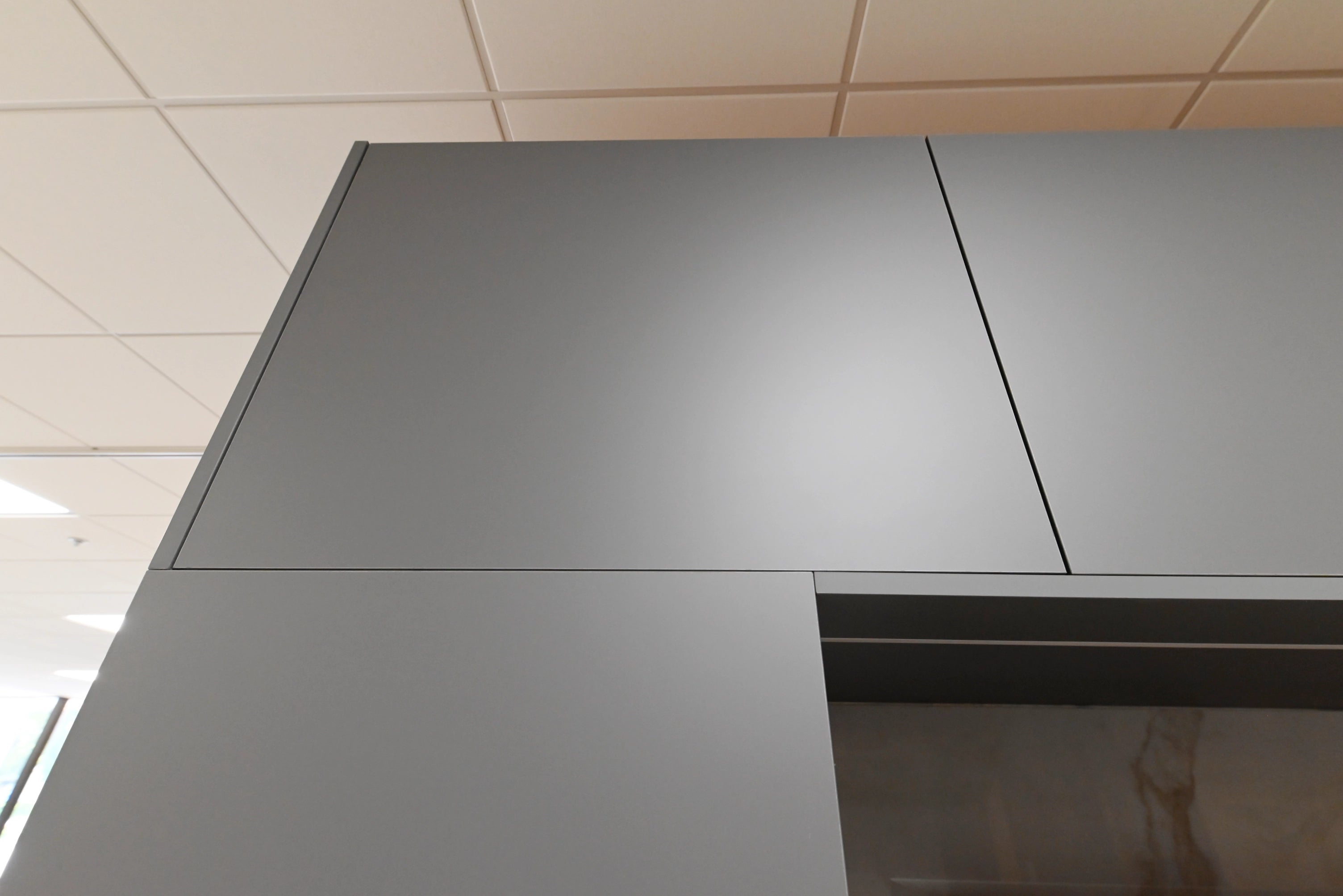 Lusso Bio-Space Glass & Wood Modern Showroom Display Kitchen