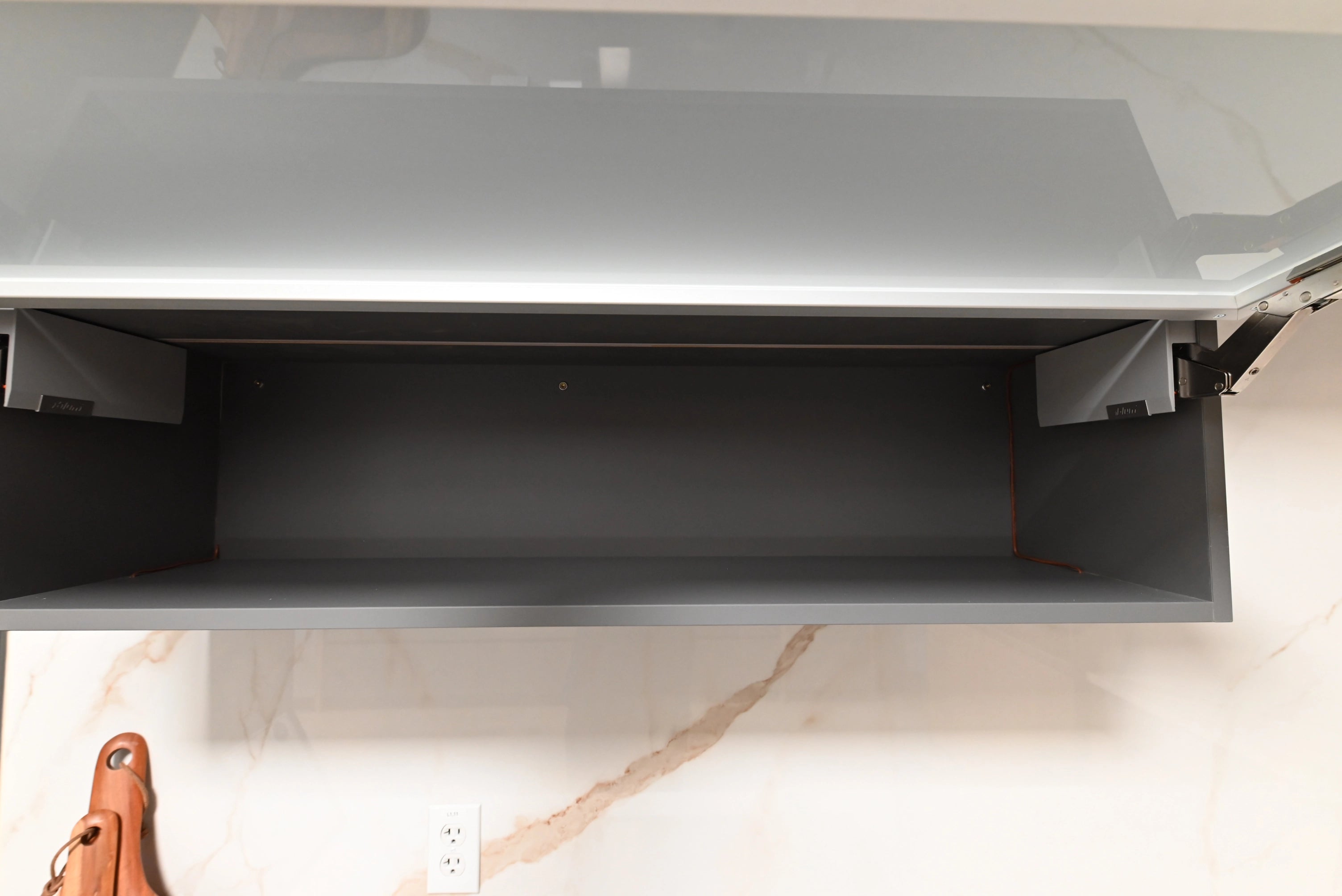 Lusso Bio-Space Glass & Wood Modern Showroom Display Kitchen