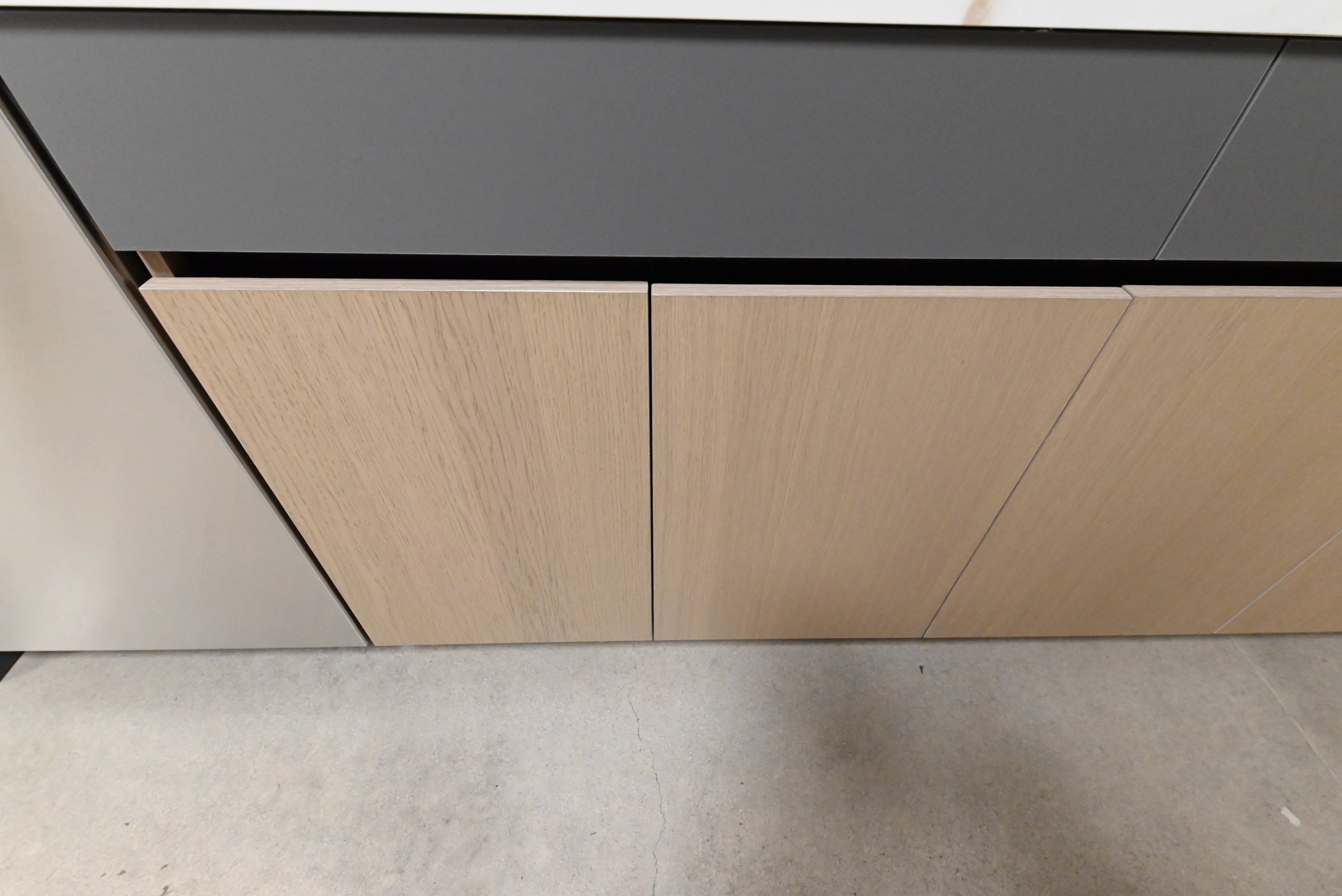 Lusso Bio-Space Glass & Wood Modern Showroom Display Kitchen