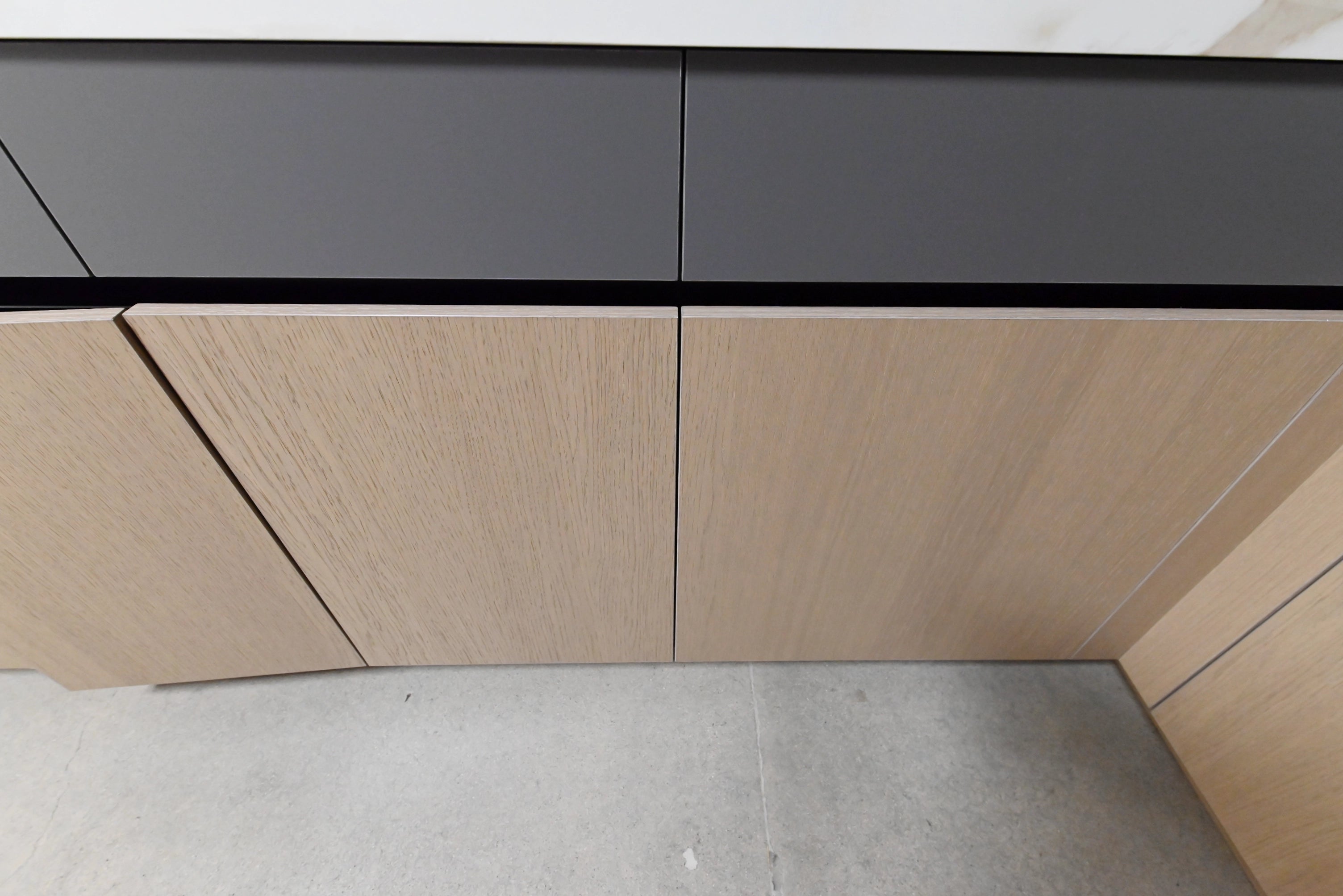 Lusso Bio-Space Glass & Wood Modern Showroom Display Kitchen