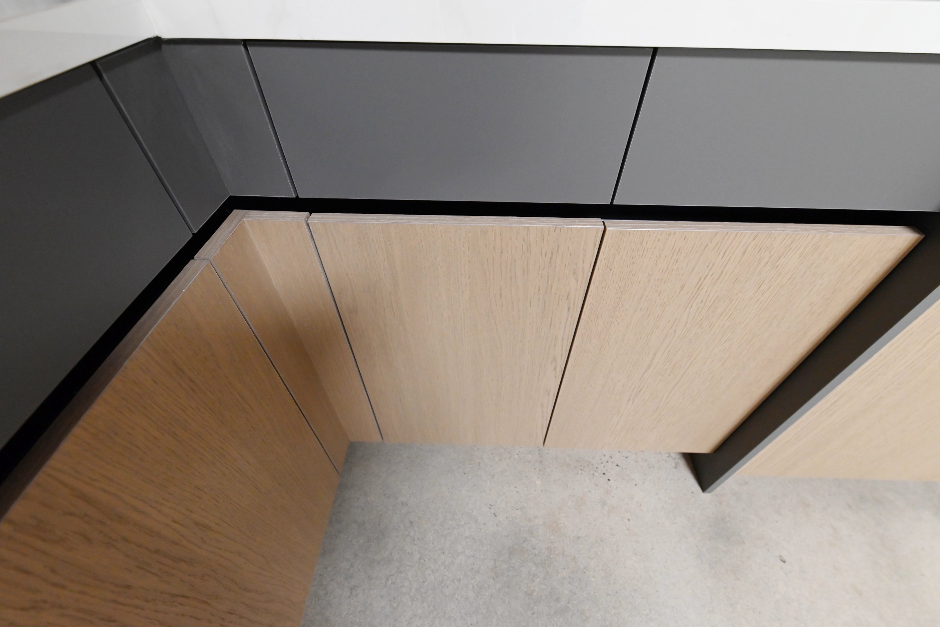 Lusso Bio-Space Glass & Wood Modern Showroom Display Kitchen