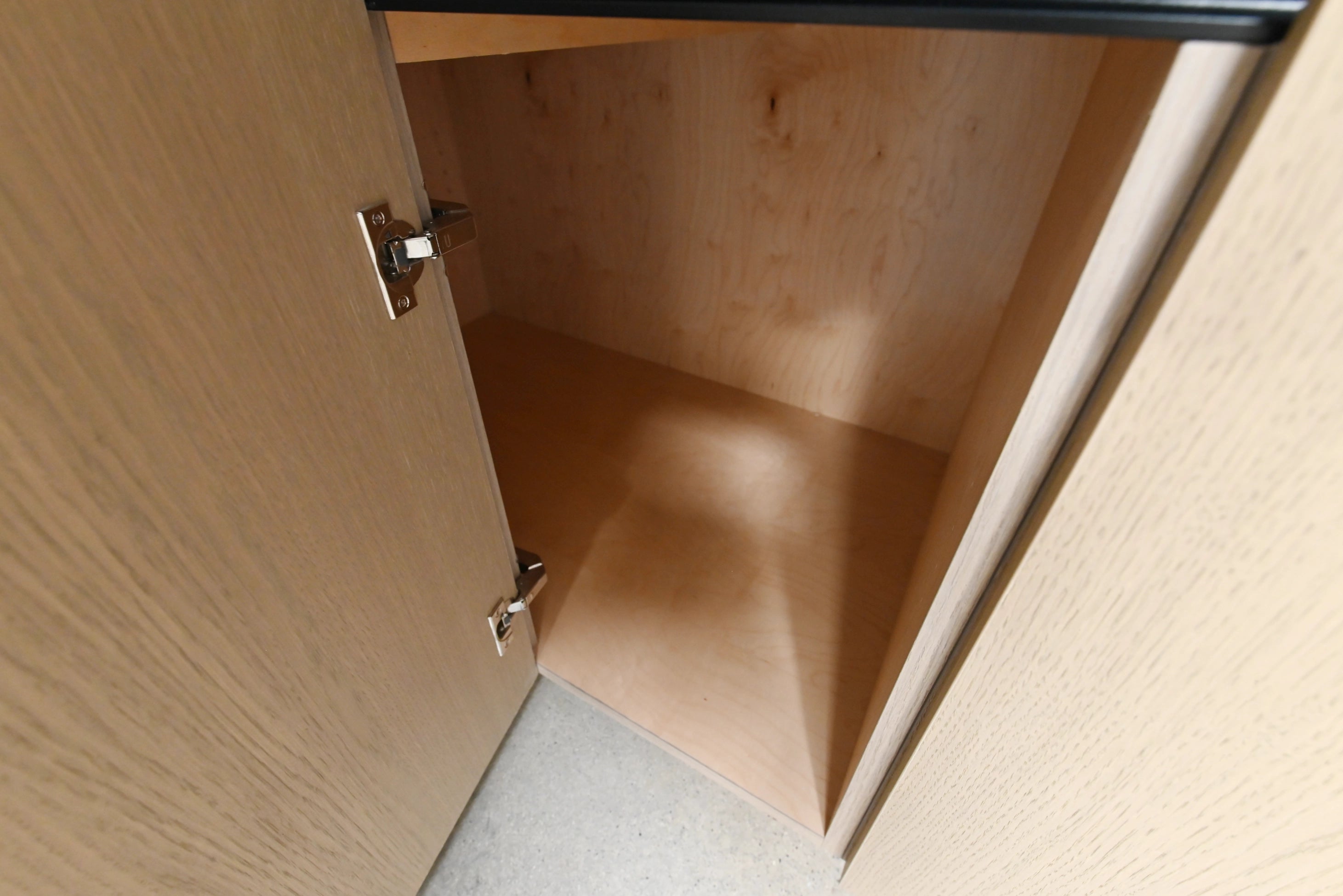 Lusso Bio-Space Glass & Wood Modern Showroom Display Kitchen