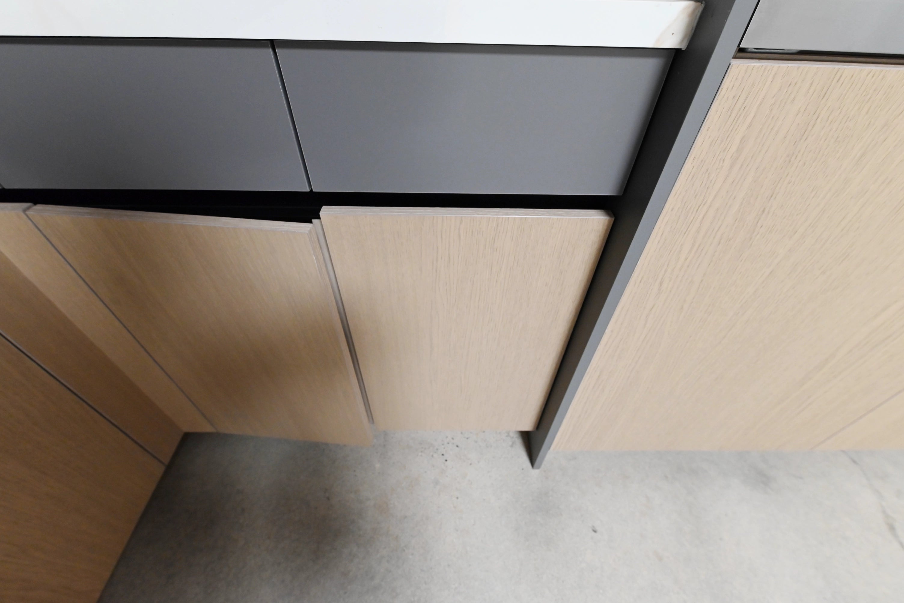 Lusso Bio-Space Glass & Wood Modern Showroom Display Kitchen