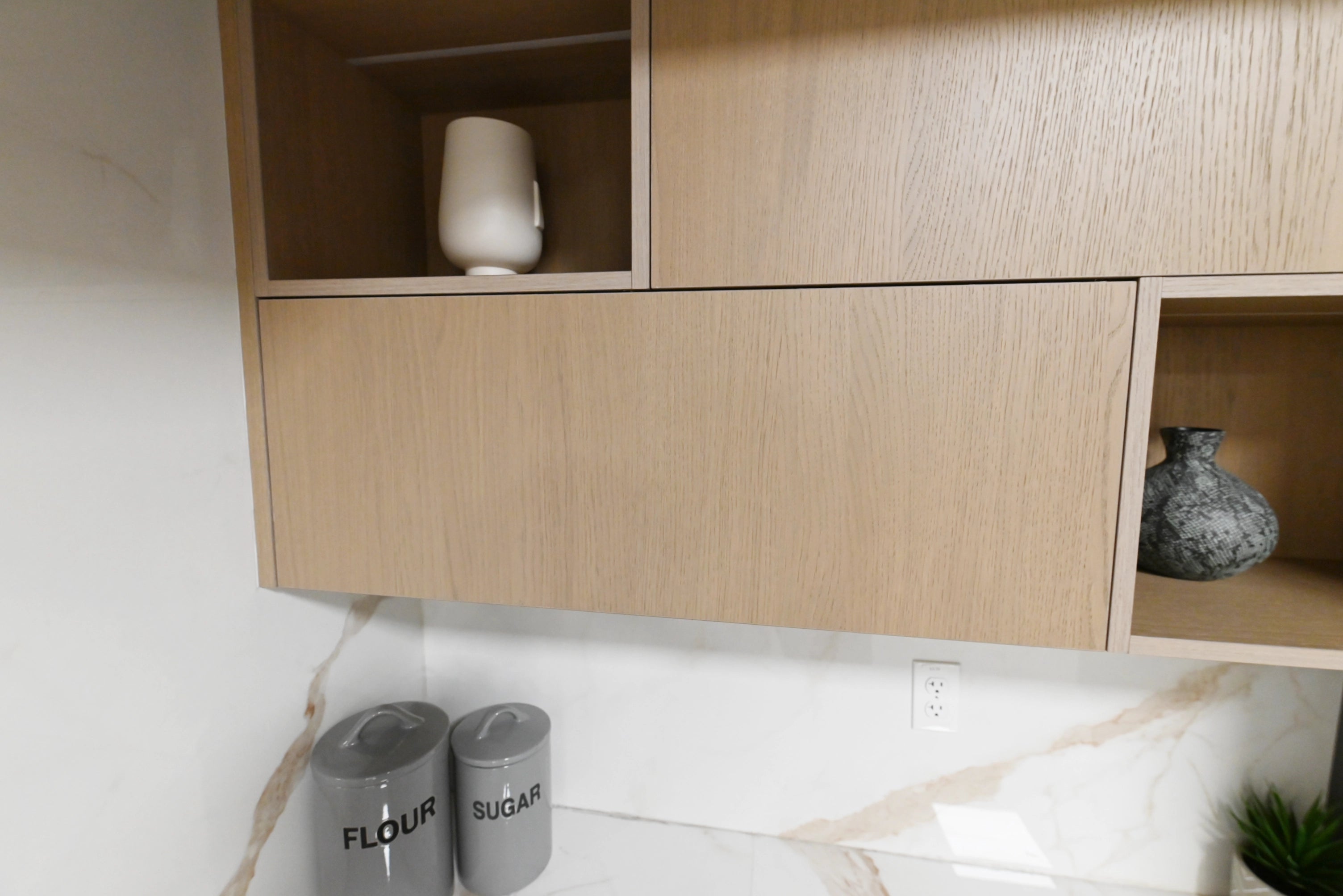 Lusso Bio-Space Glass & Wood Modern Showroom Display Kitchen