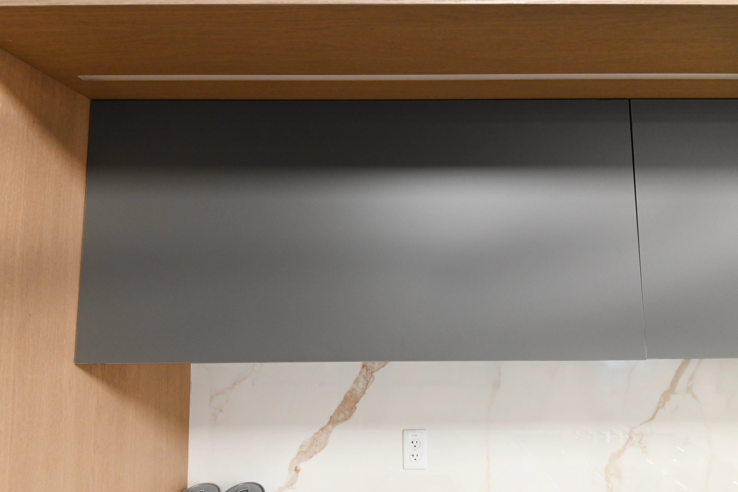 Lusso Bio-Space Glass & Wood Modern Showroom Display Kitchen