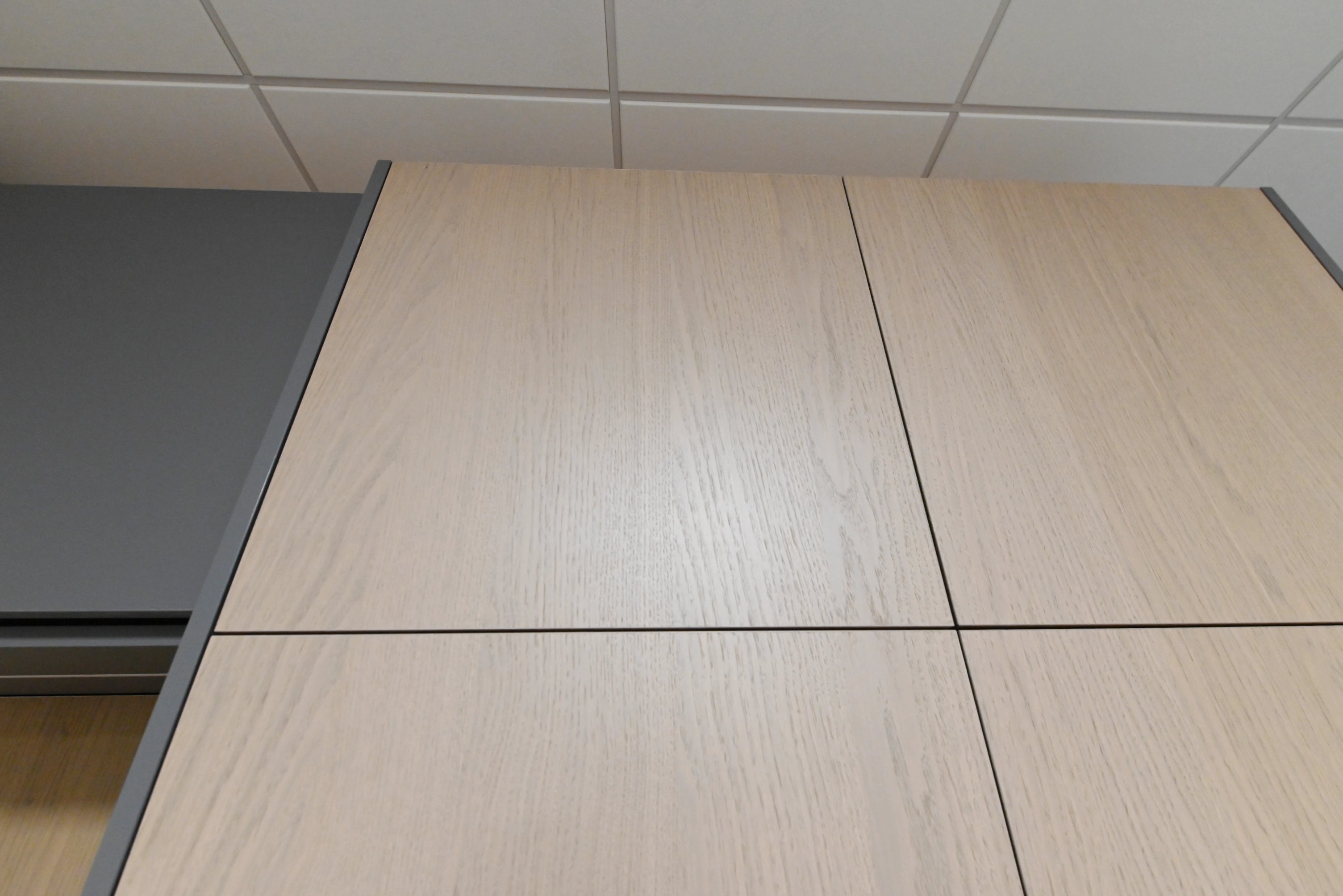 Lusso Bio-Space Glass & Wood Modern Showroom Display Kitchen