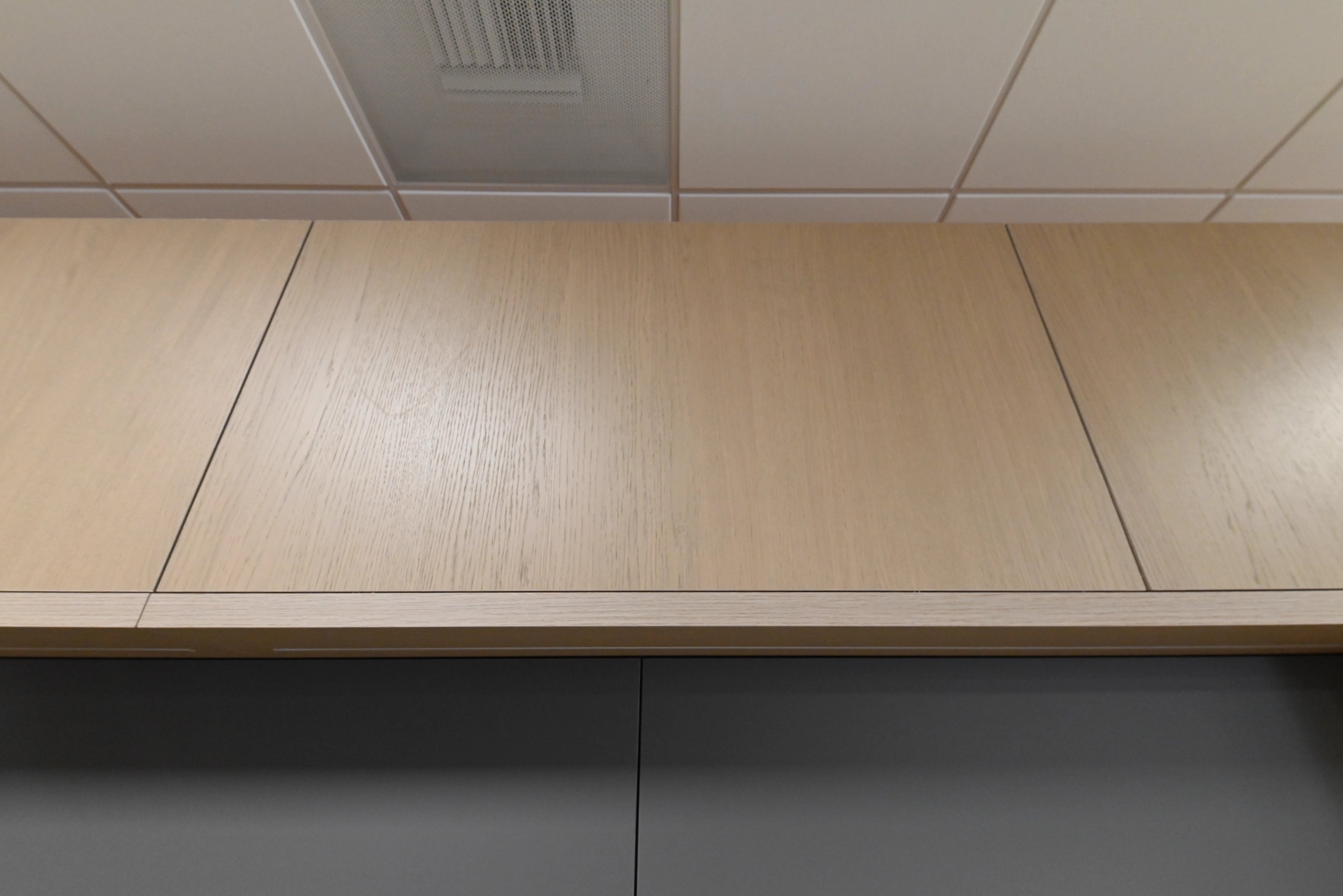 Lusso Bio-Space Glass & Wood Modern Showroom Display Kitchen