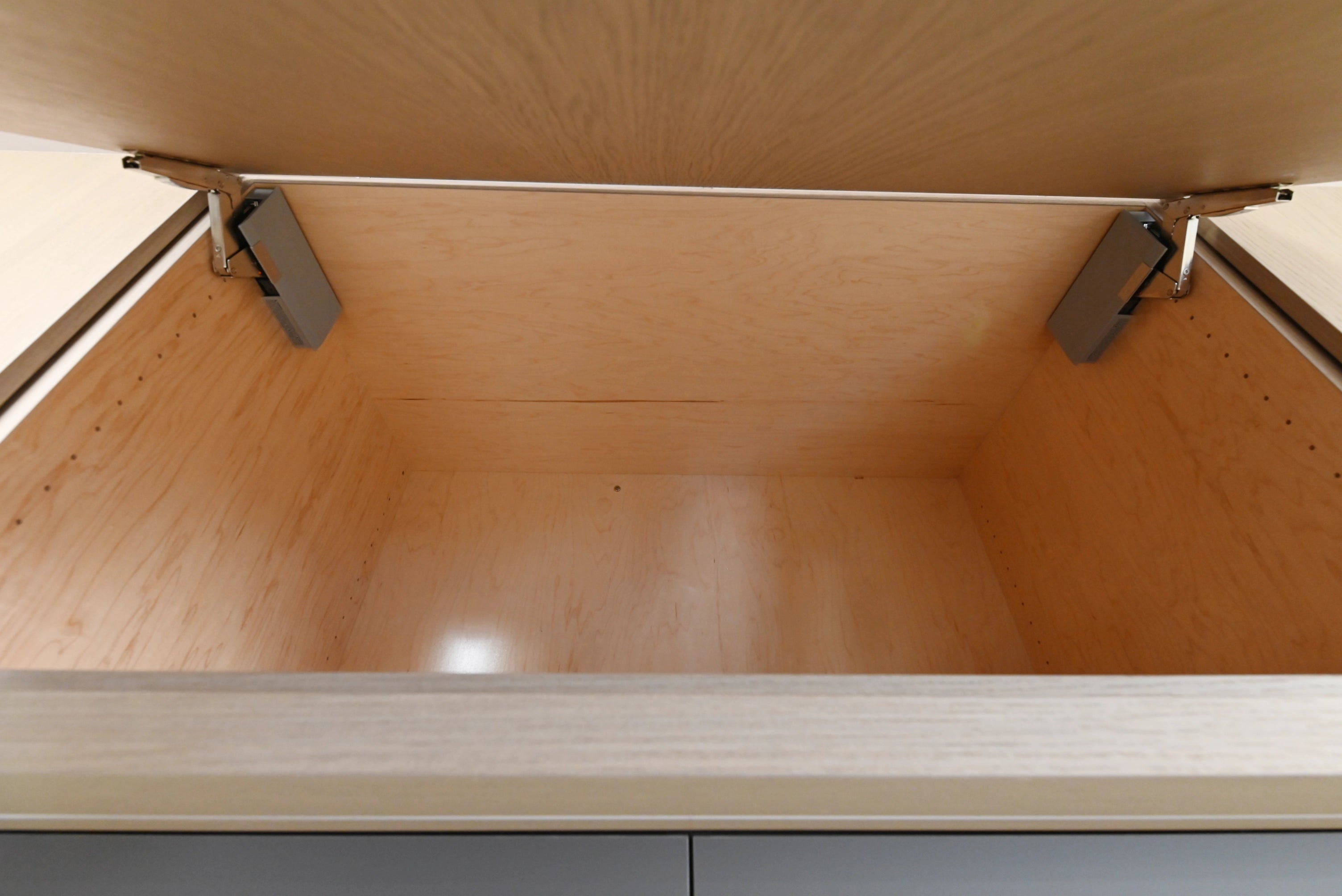 Lusso Bio-Space Glass & Wood Modern Showroom Display Kitchen