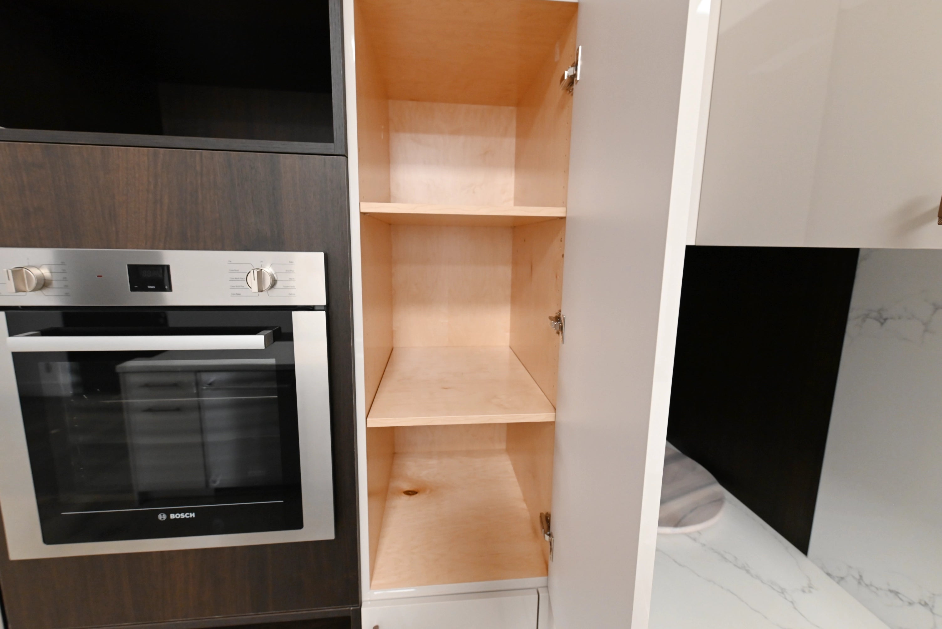 Lusso “Into White” Ultra Modern Showroom Display Kitchen