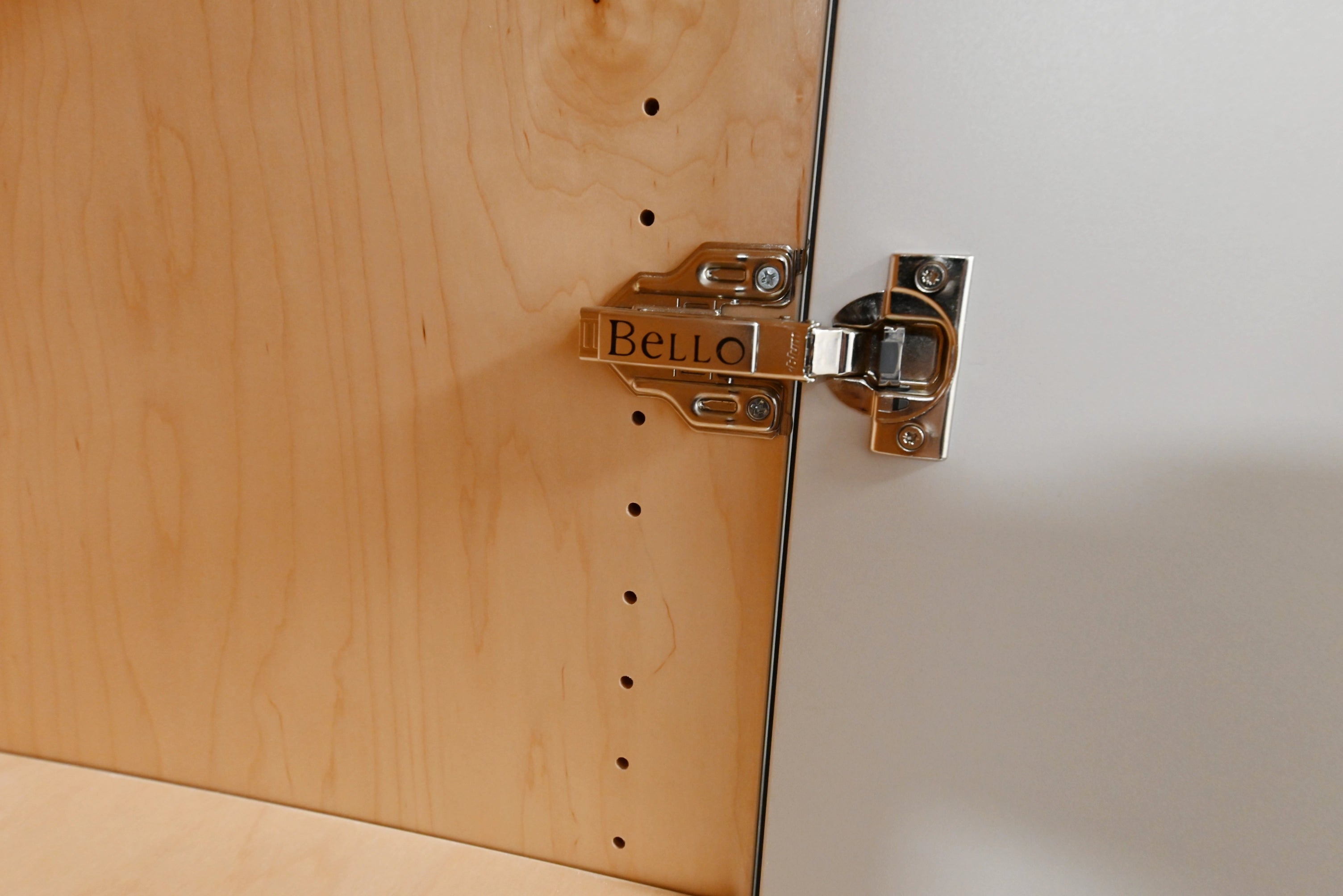 Lusso “Into White” Ultra Modern Showroom Display Kitchen