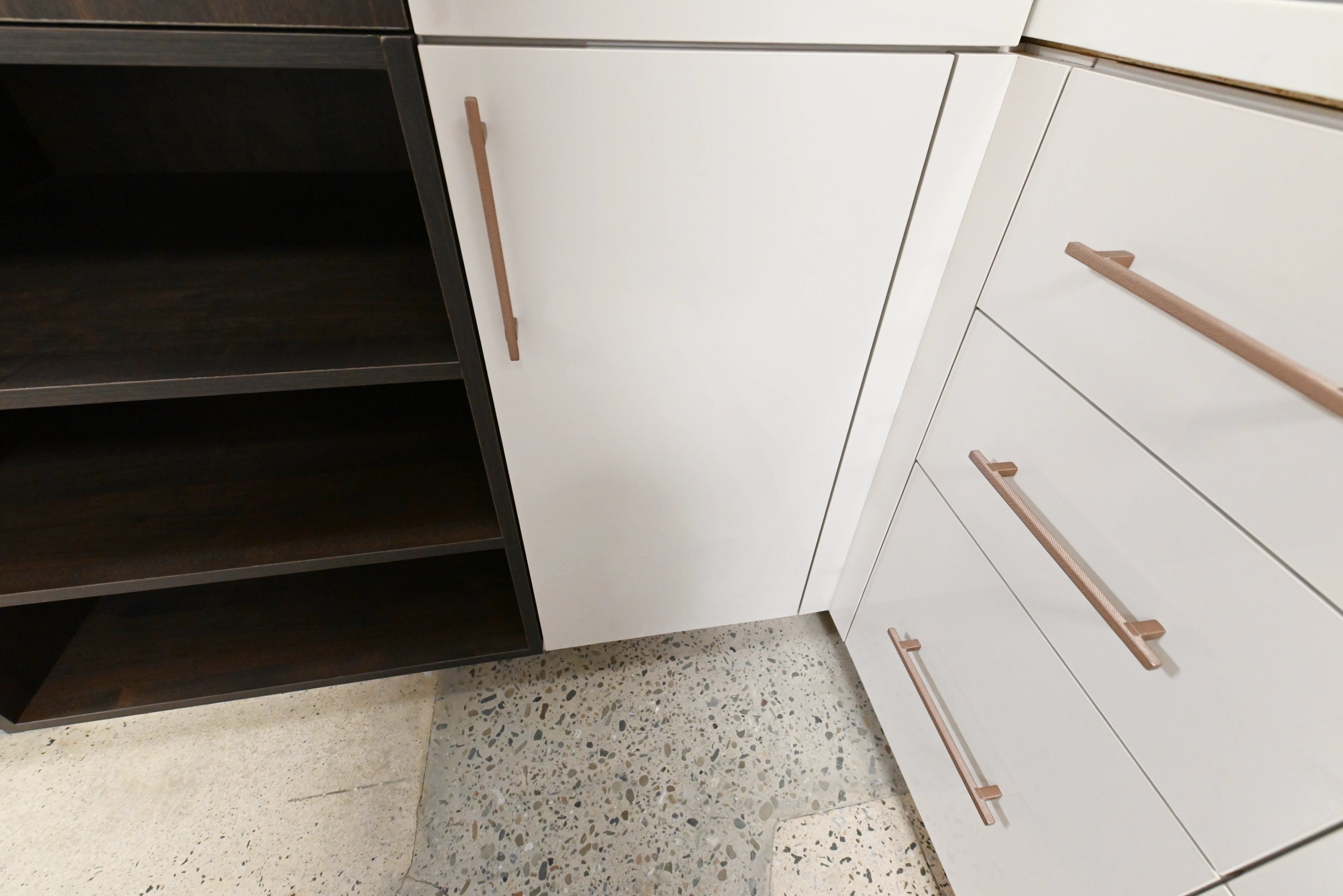 Lusso “Into White” Ultra Modern Showroom Display Kitchen