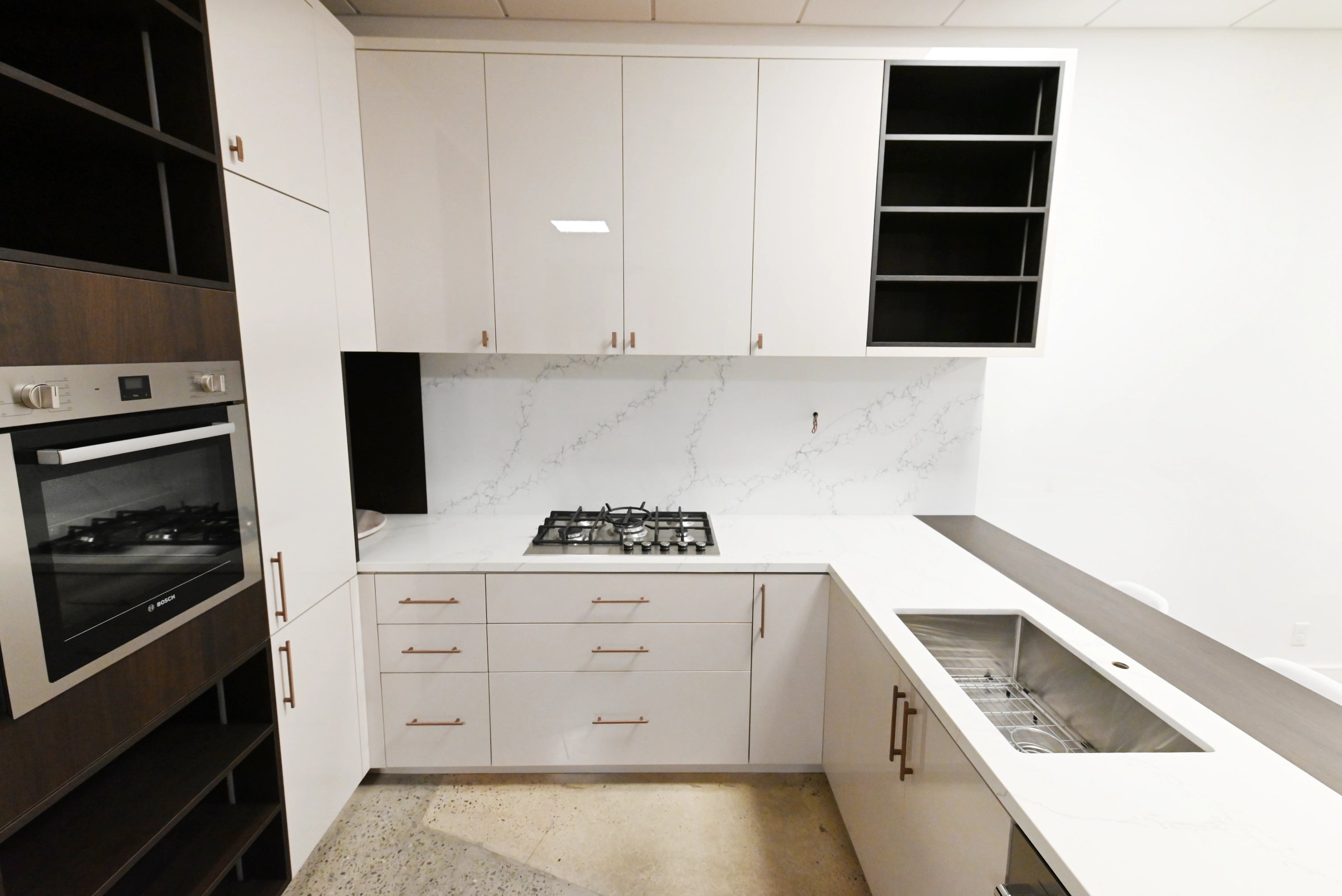 Lusso “Into White” Ultra Modern Showroom Display Kitchen