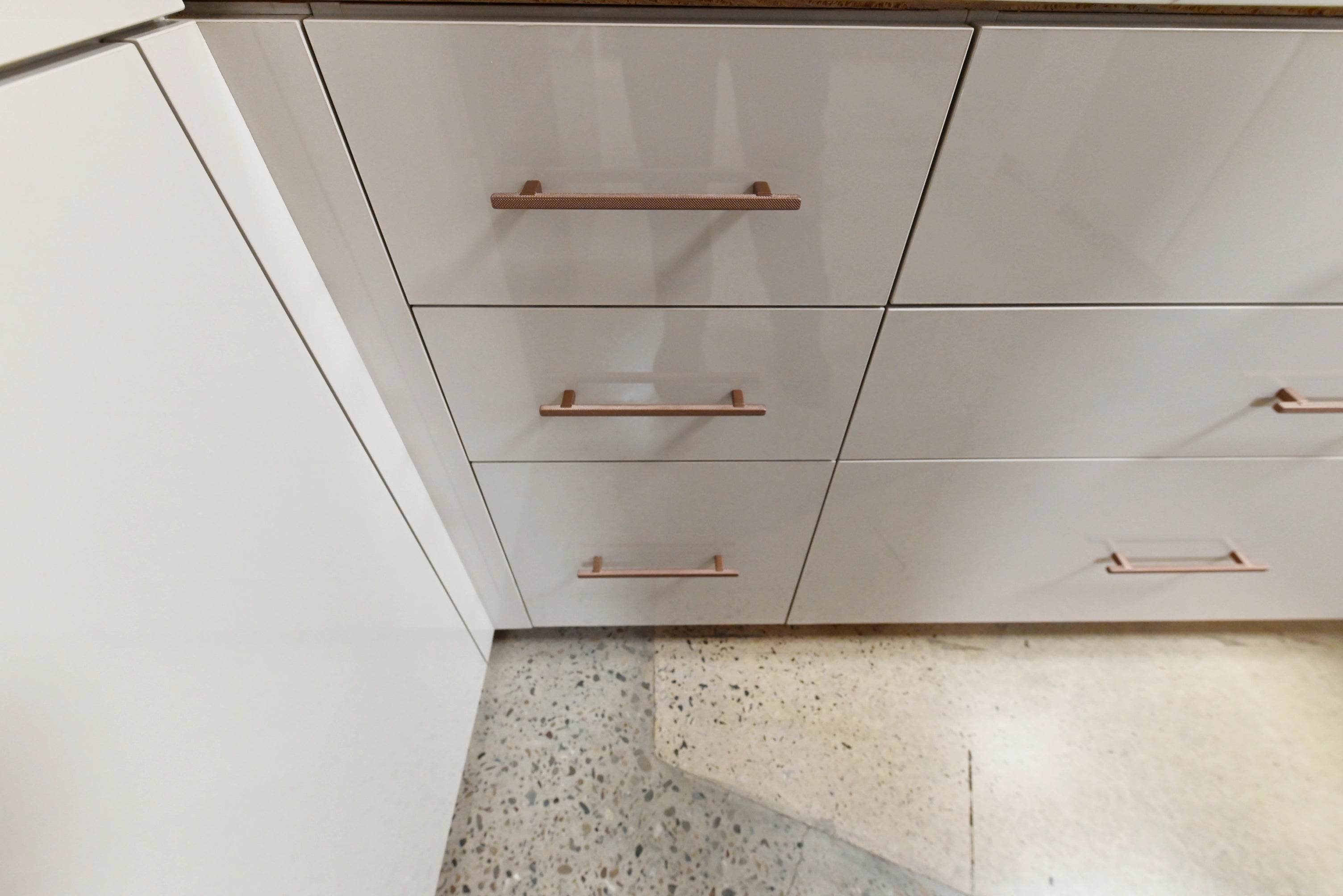 Lusso “Into White” Ultra Modern Showroom Display Kitchen