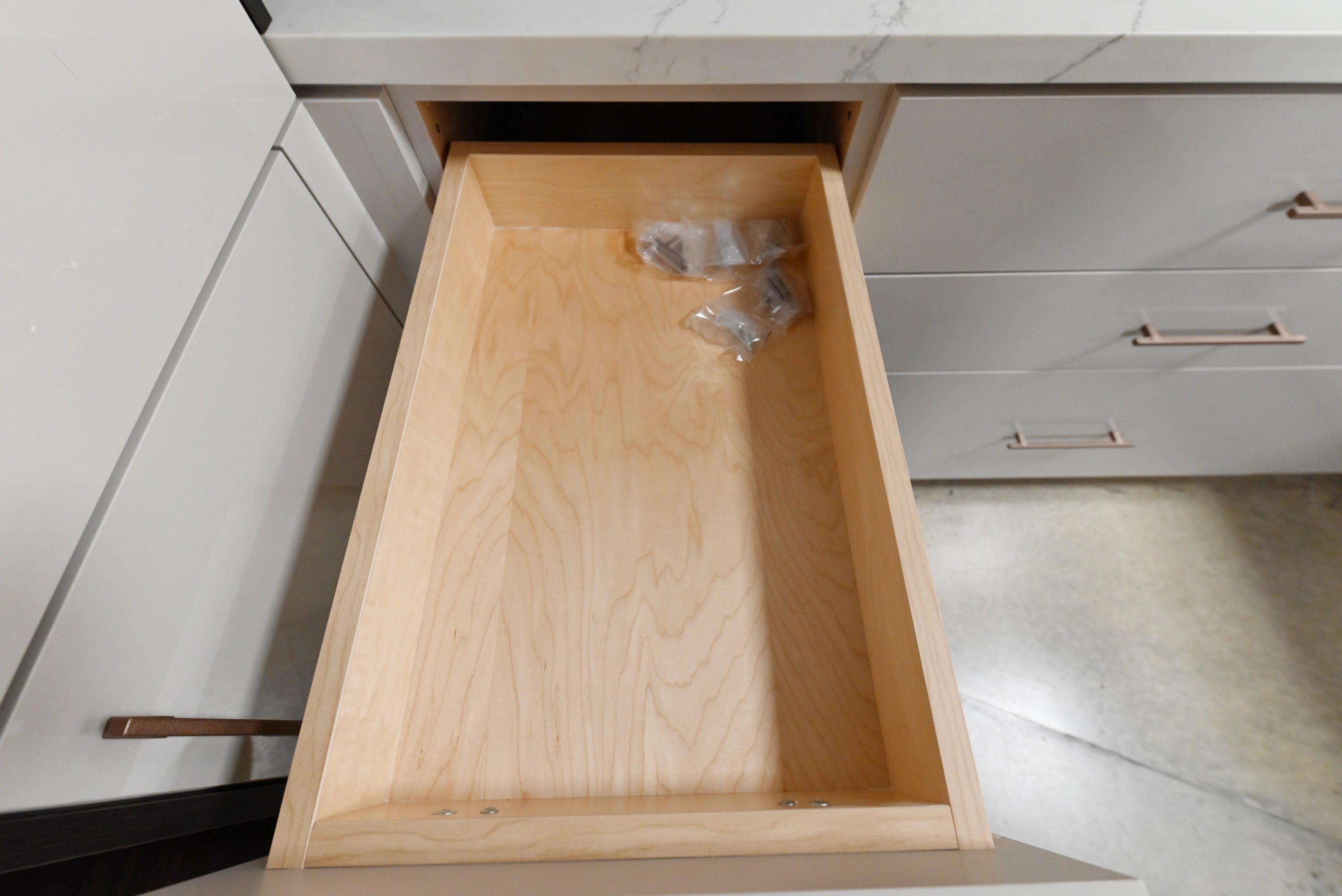 Lusso “Into White” Ultra Modern Showroom Display Kitchen