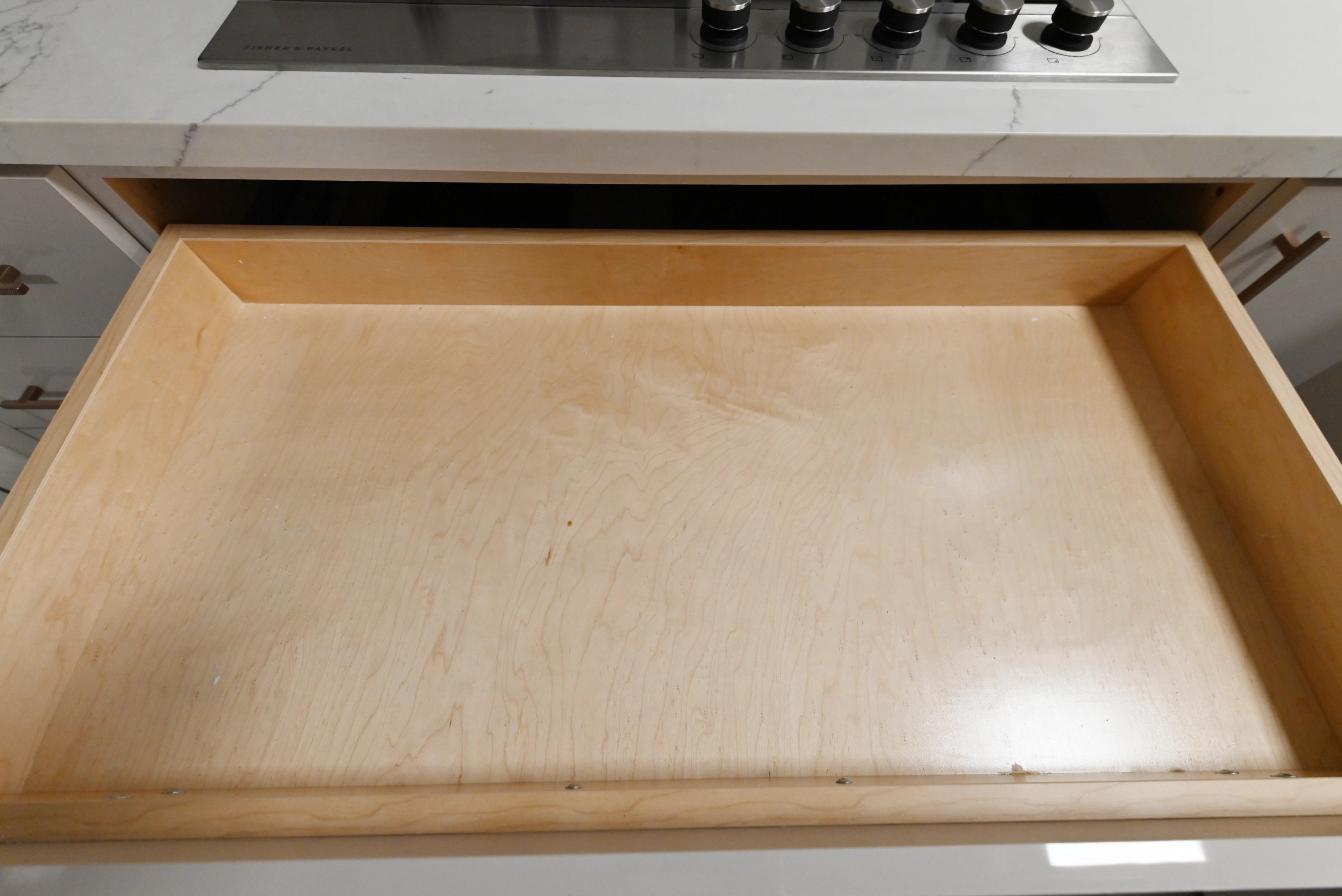 Lusso “Into White” Ultra Modern Showroom Display Kitchen