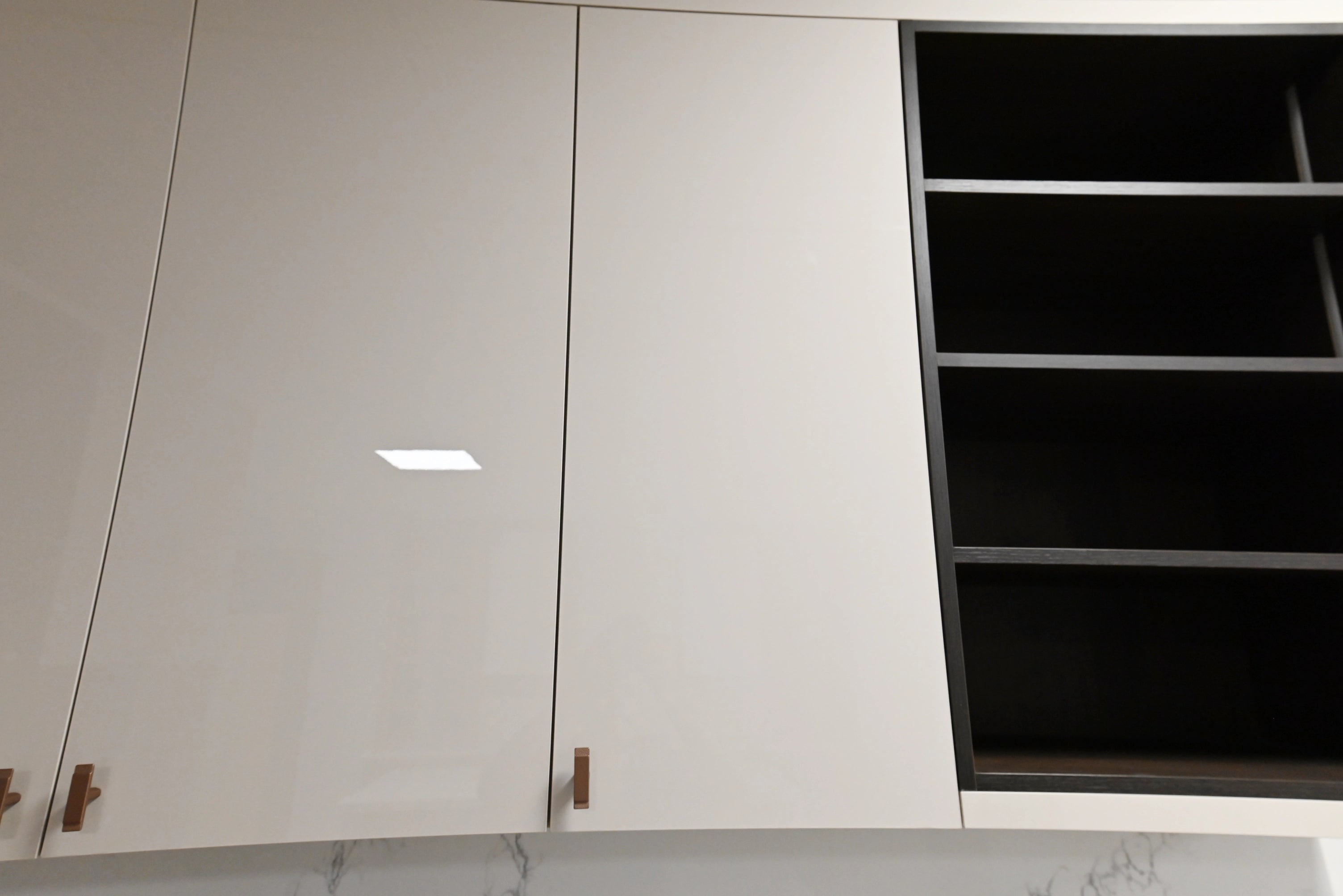 Lusso “Into White” Ultra Modern Showroom Display Kitchen